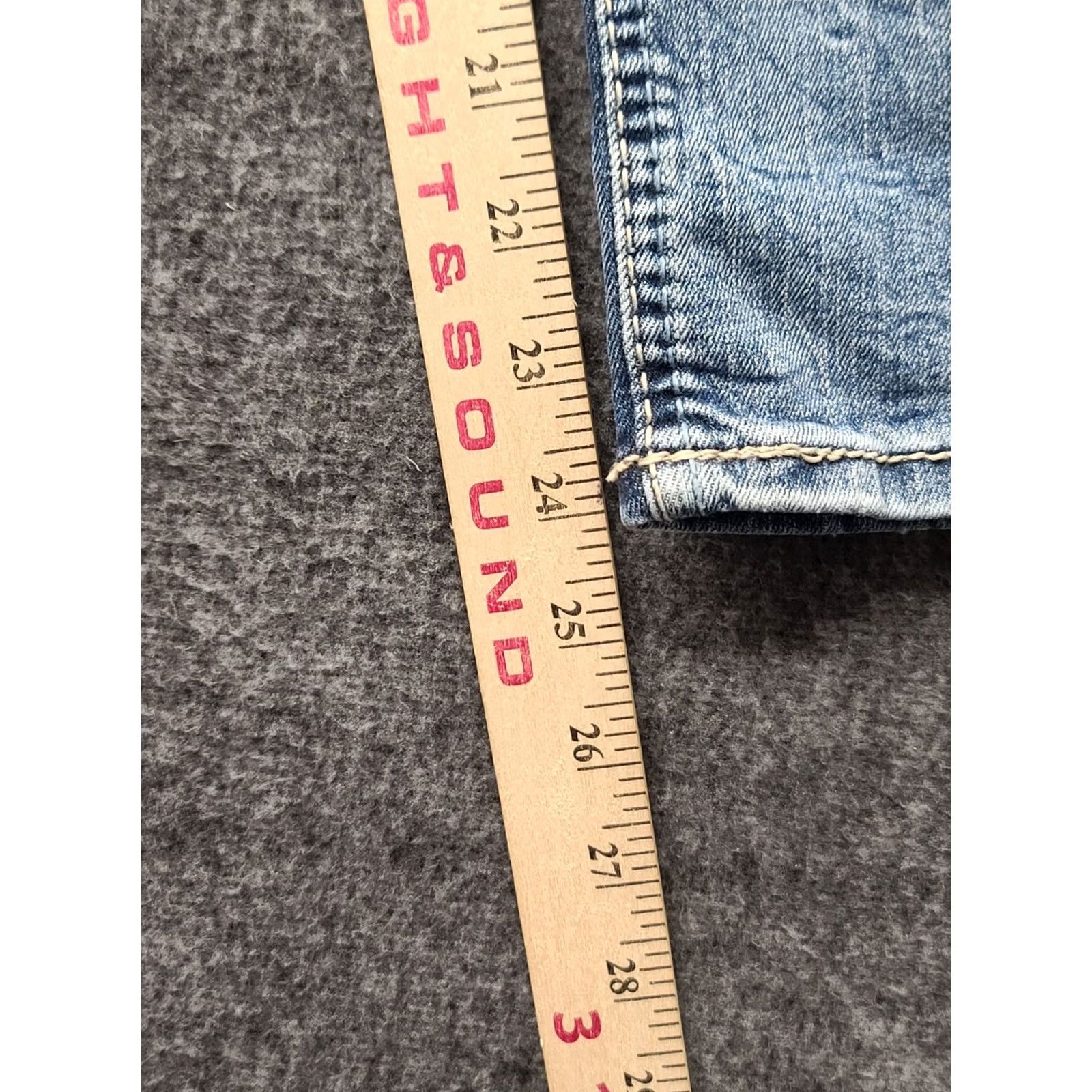 Silver Jeans Co. Silver Jeans Capri Womens 26x22 Suki Curvy Mid Rise Distressed Stretch Denim Blue 5-Pocket Mens? Womens Size 26" / US 2 / IT 38 - 5 Thumbnail