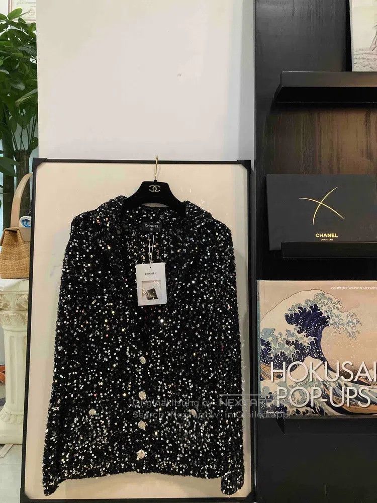 Chanel Chanel Black sequined lapel cardigan jacket Size XS / US 0-2 / IT 36-38 - 1 Thumbnail