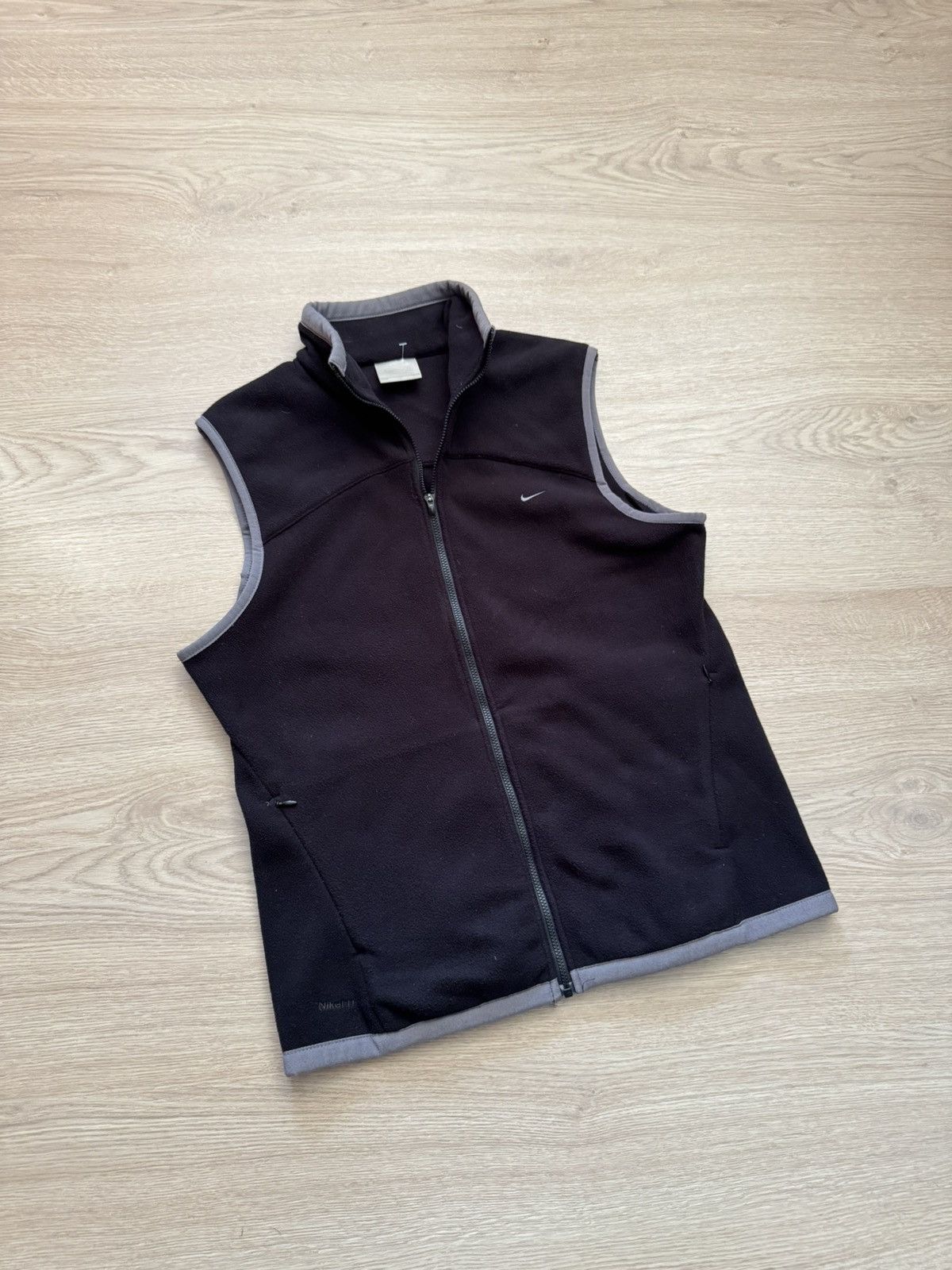 Vintage Vintage 00’s Women’s Nike y2k Black Fleece Vest Size L / US 10 / IT 46 - 1 Thumbnail