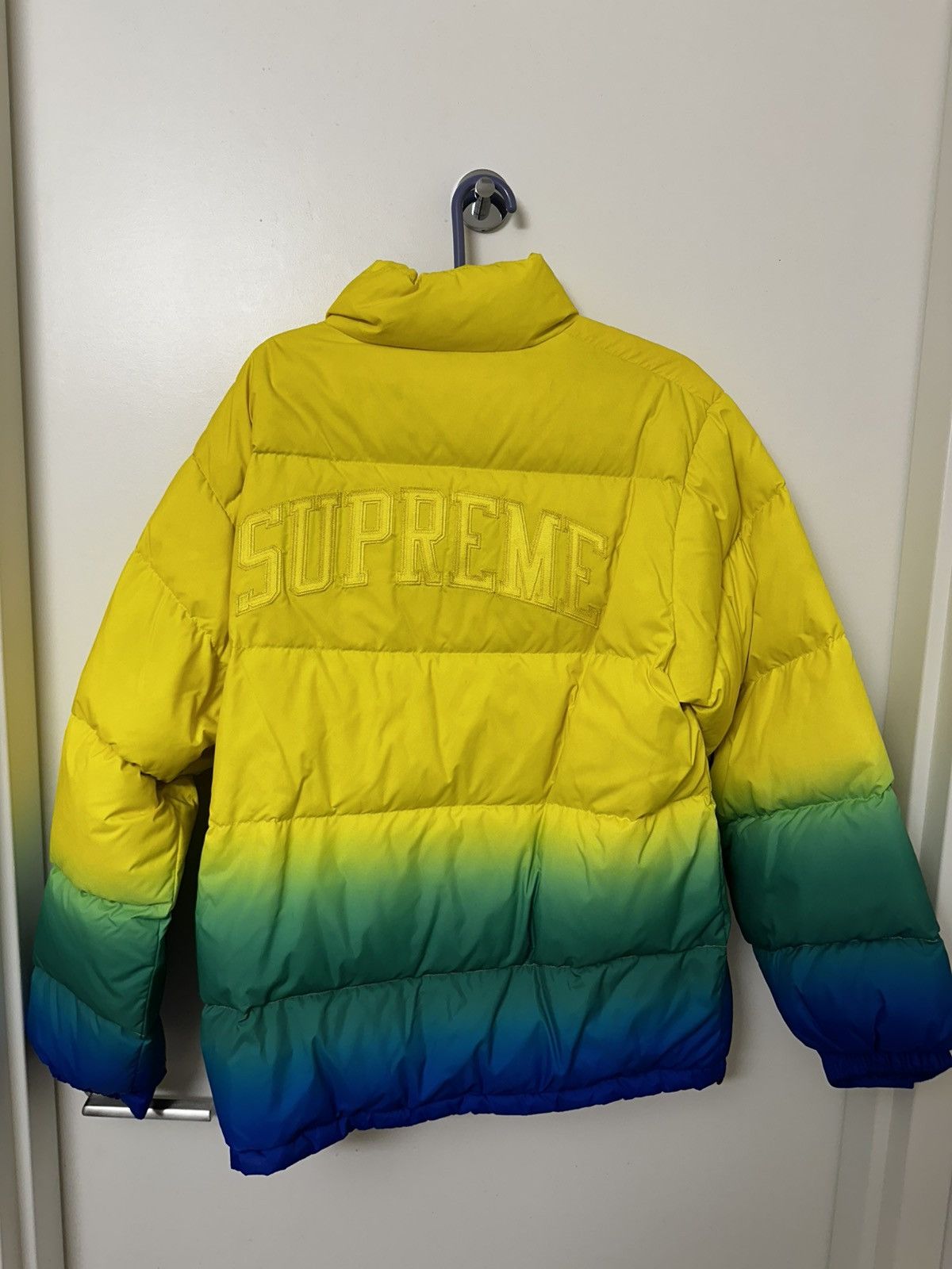 Supreme SS18 SUPREME GRADIENT PUFFER JACKET Size US L / EU 52-54 / 3 - 2 Thumbnail