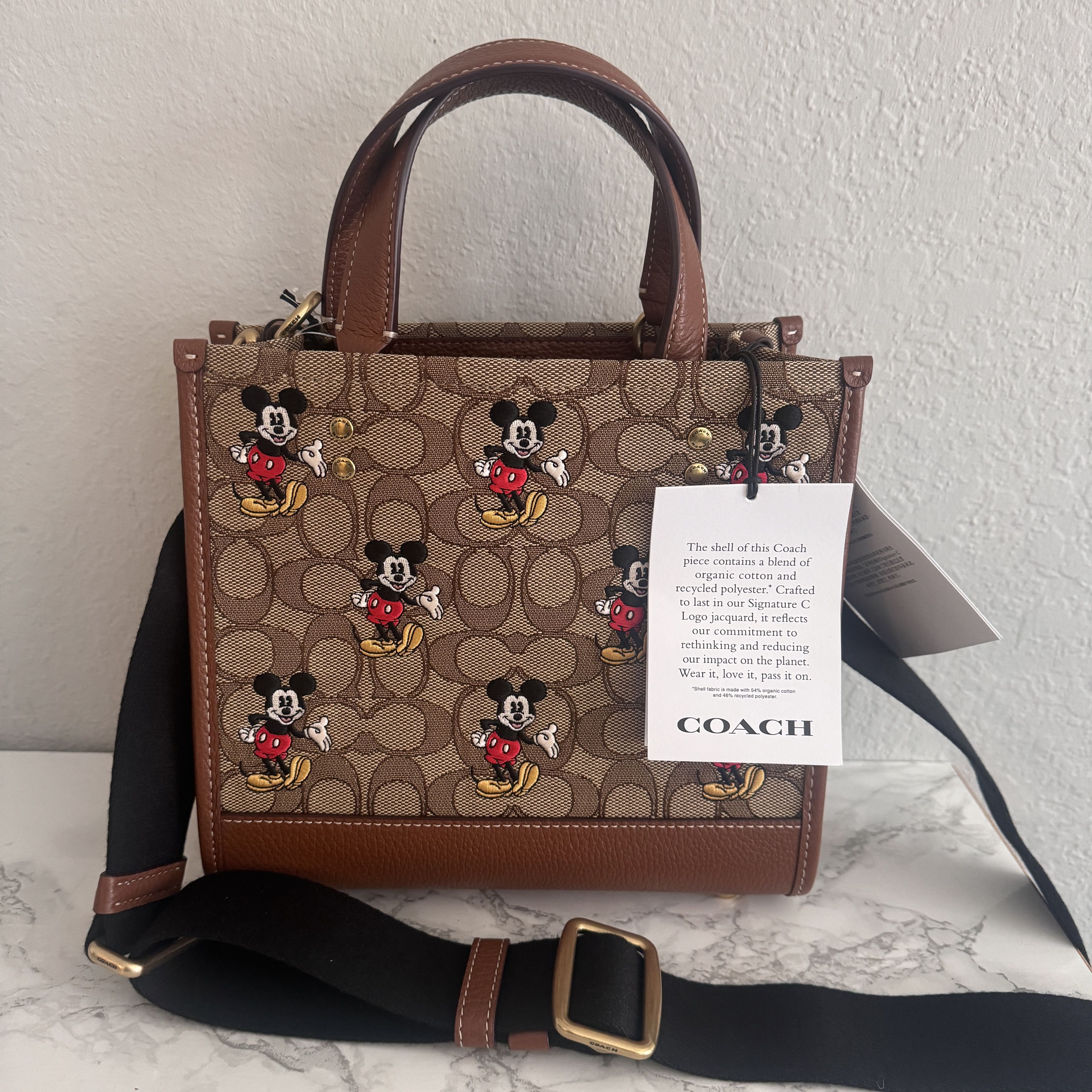 COACH × Disney ミッキージャガードトート ミッキー Coach(コーチ) トートバッグ(レディース) - 海外通販の