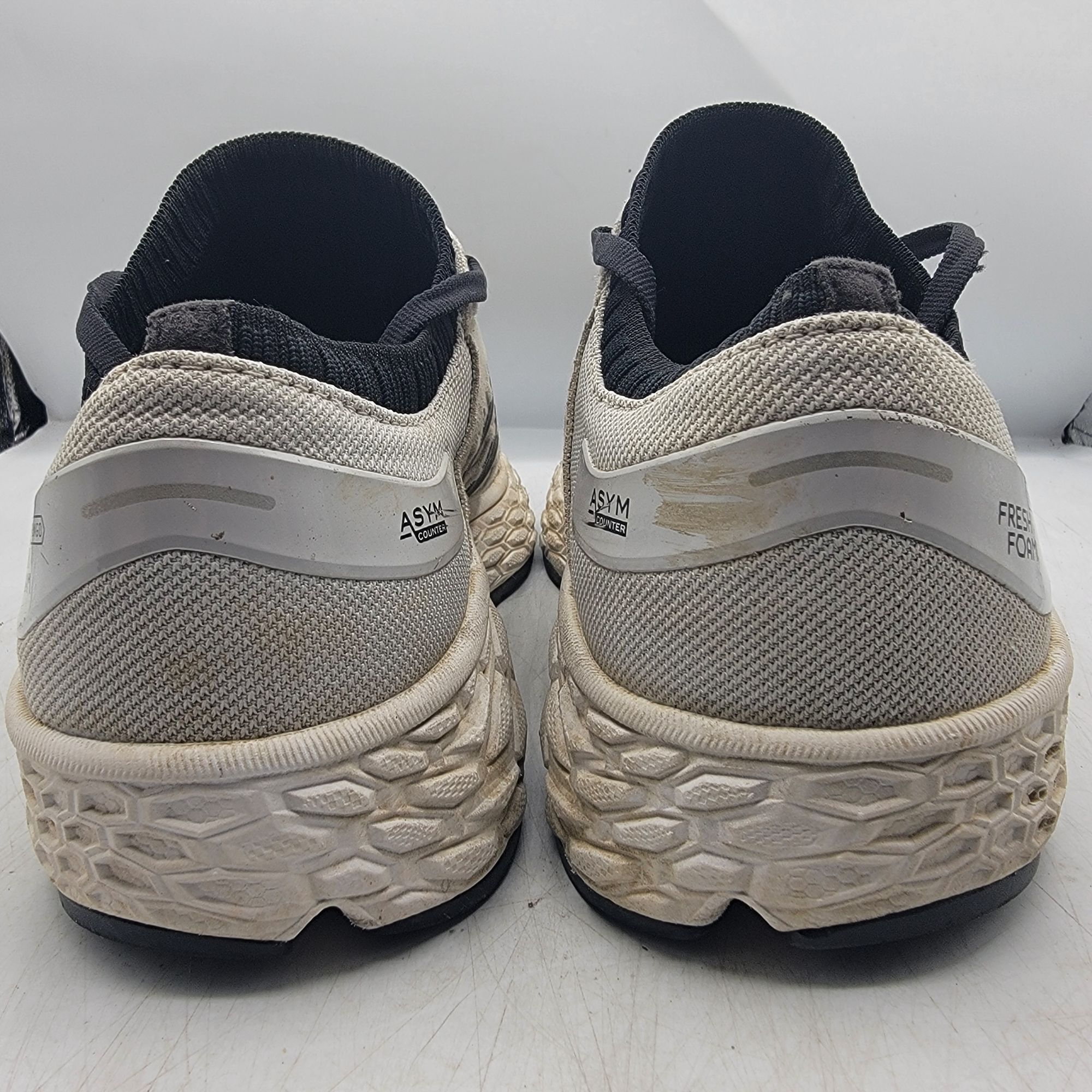 New Balance New Balance Fresh Foam Vongo V4 Mens 10 White Black Running Size US 10 / EU 43 - 5 Thumbnail