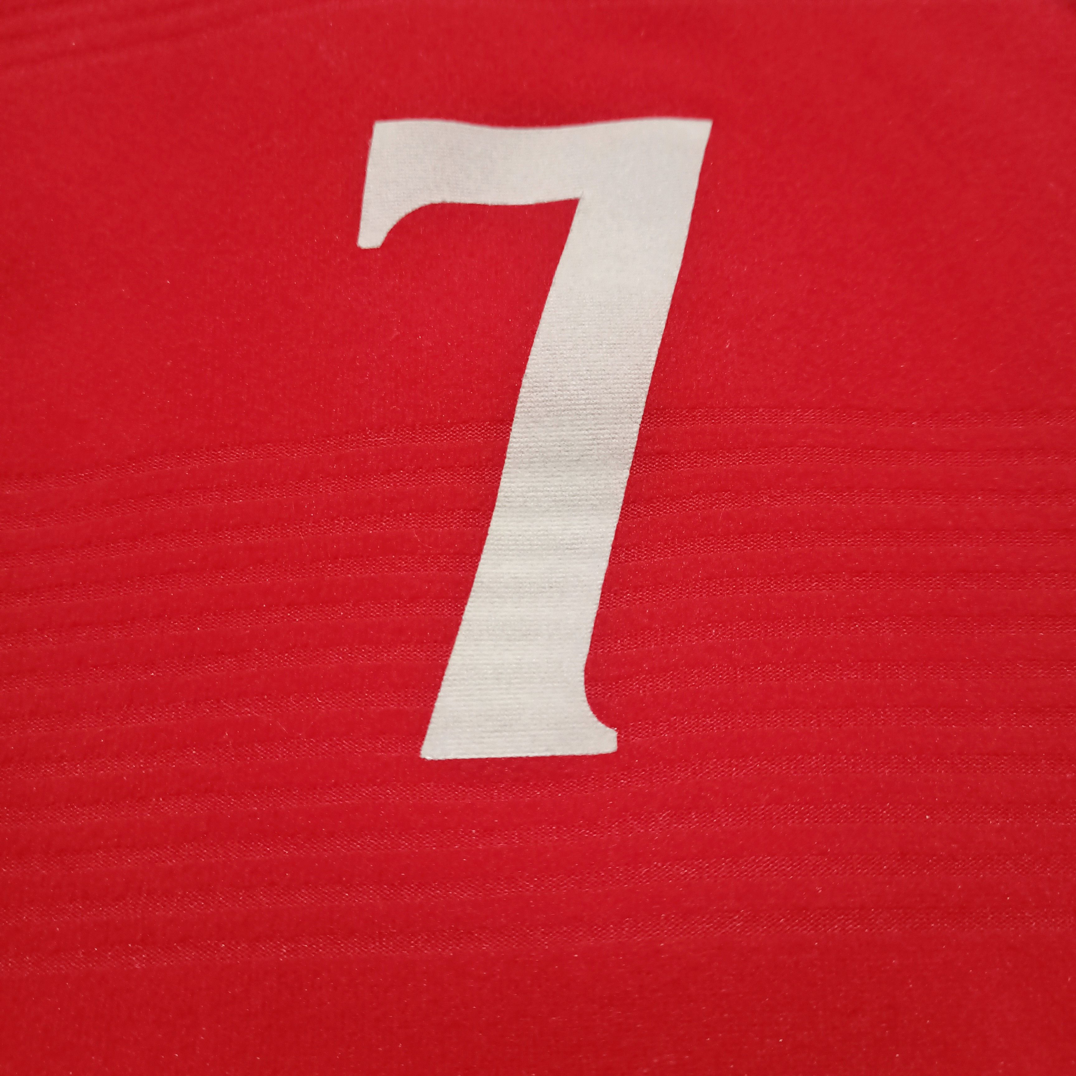 David Beckham Vintage 1999-2001 David Beckham England Football Away Jersey Size US XL / EU 56 / 4 - 9 Thumbnail