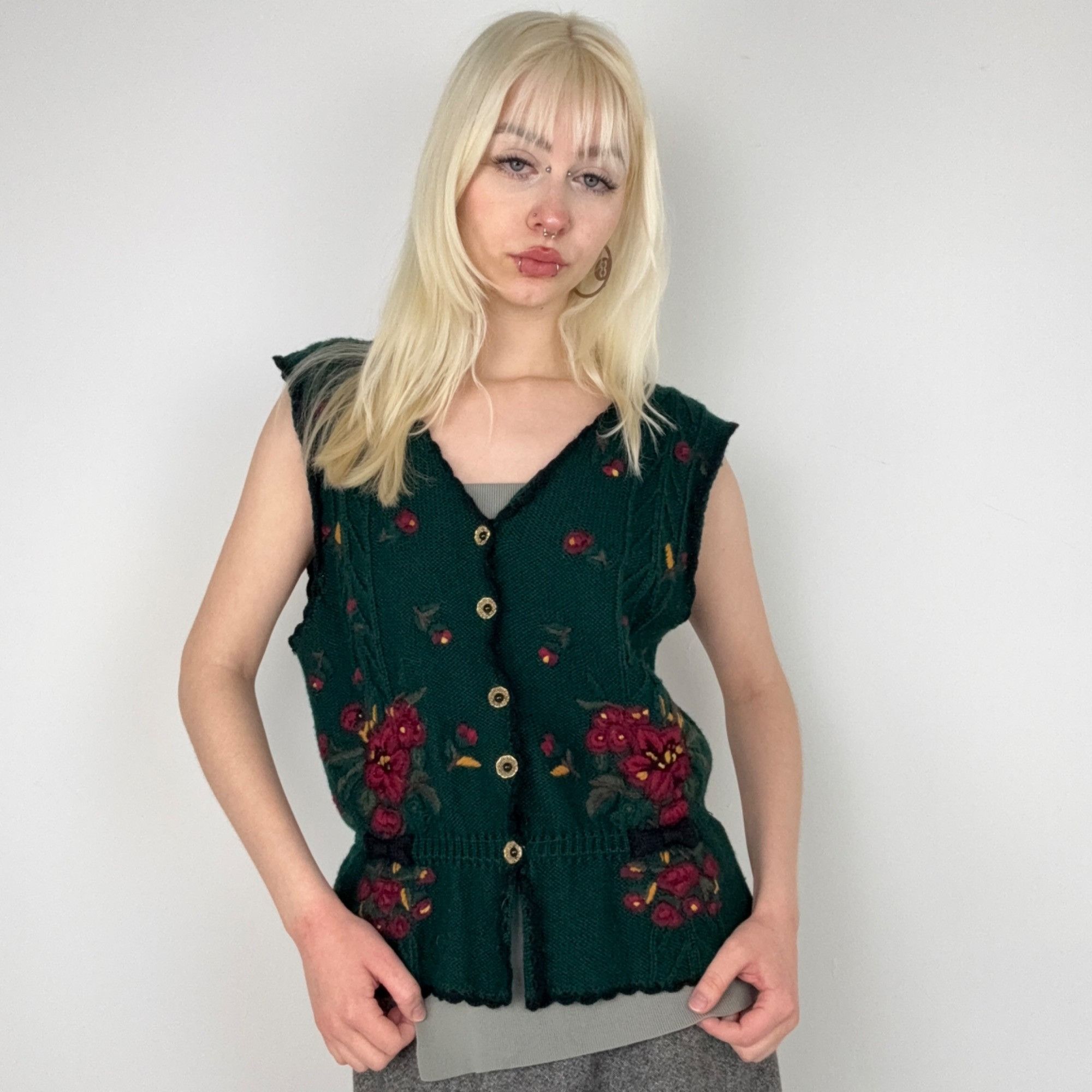 Vintage M - Vintage 80s Wool Green Embroidered Cardigan Size M / US 6-8 / IT 42-44 - 1 Thumbnail