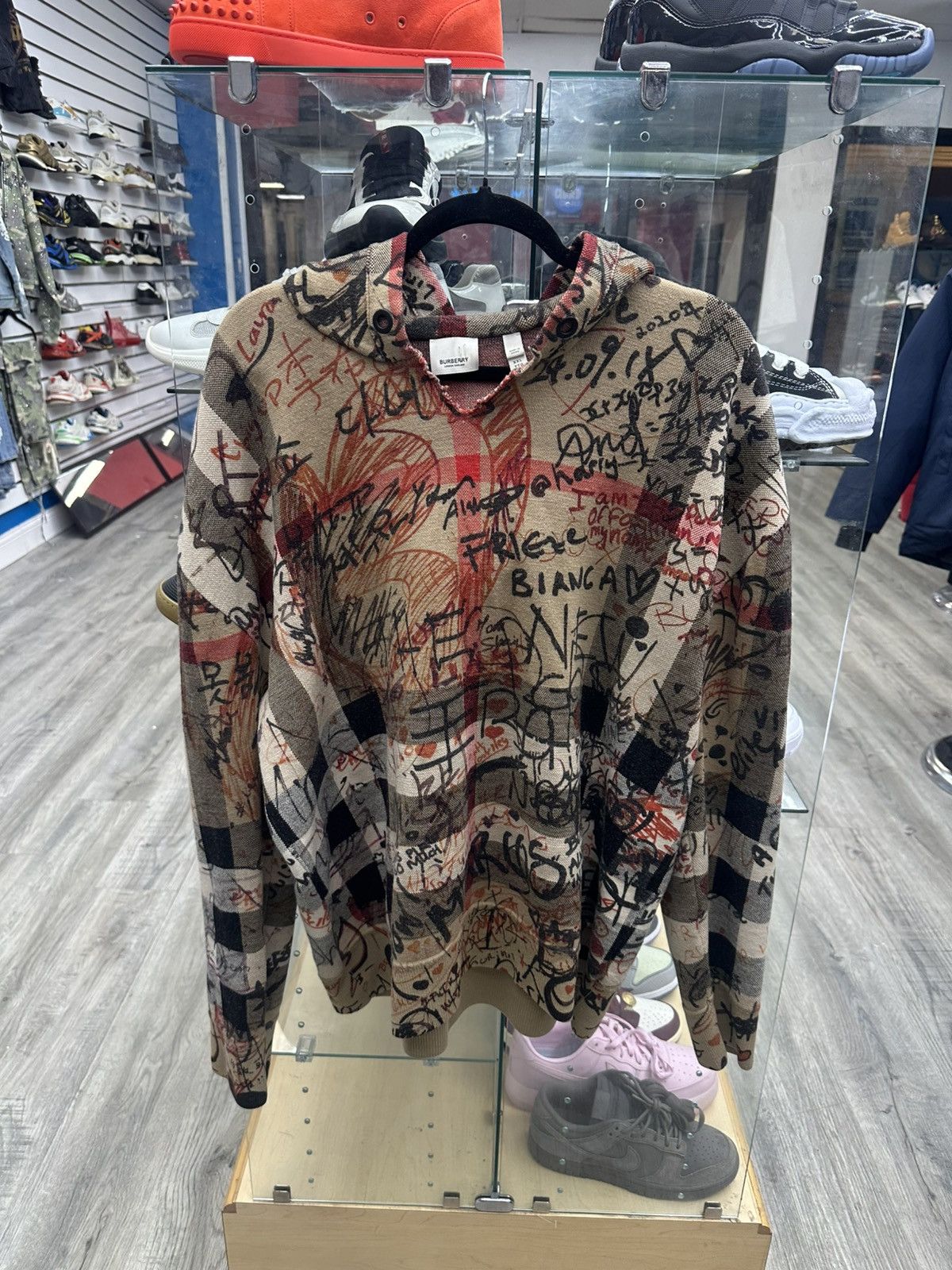 Burberry Burberry - Graffiti Print Checked Hoodie Size US XXL / EU 58 / 5 - 1 Thumbnail