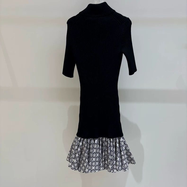 Louis Vuitton Louis Vuitton Knit Patchwork Hem Full Print Dress Size XS / US 0-2 / IT 36-38 - 2 Thumbnail