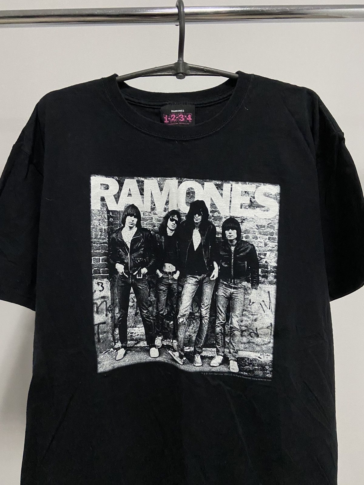 Band Tees × Vintage Ramones 2011 T Shirt Big Logo Vintage rock band Size US L / EU 52-54 / 3 - 2 Thumbnail