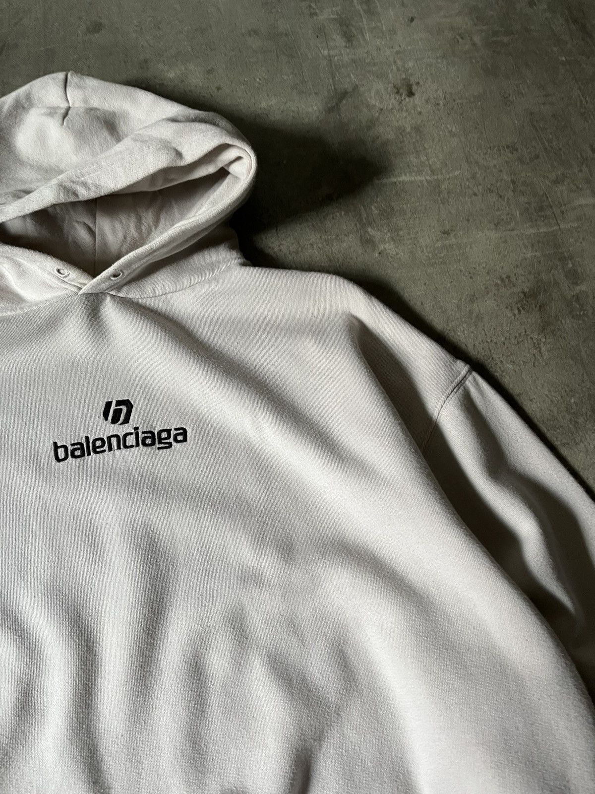 Balenciaga Balenciaga football beige hoodie rare Size US S / EU 44-46 / 1 - 4 Thumbnail