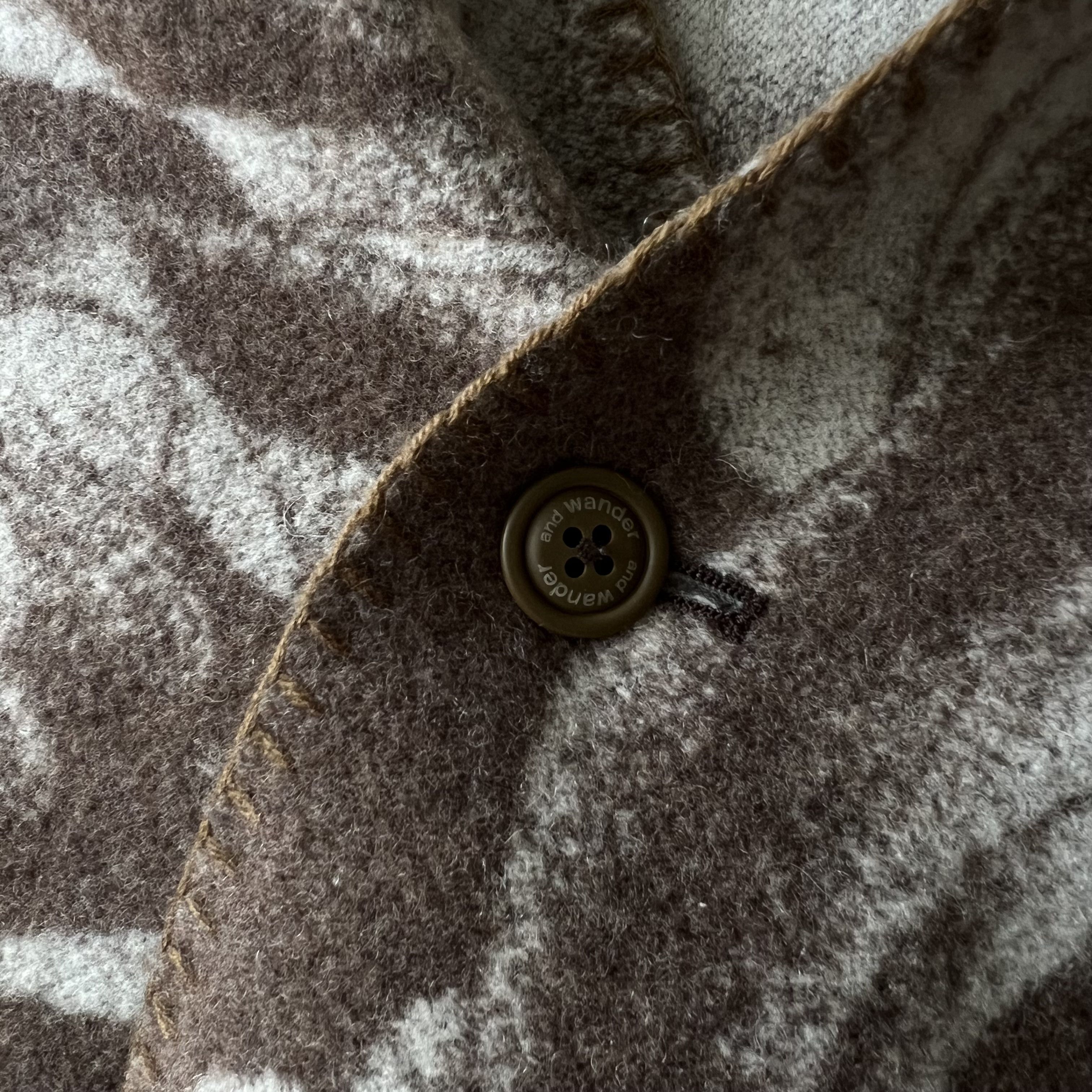 And Wander Mountain Camo Wool Blanket - Brown Size ONE SIZE - 4 Thumbnail
