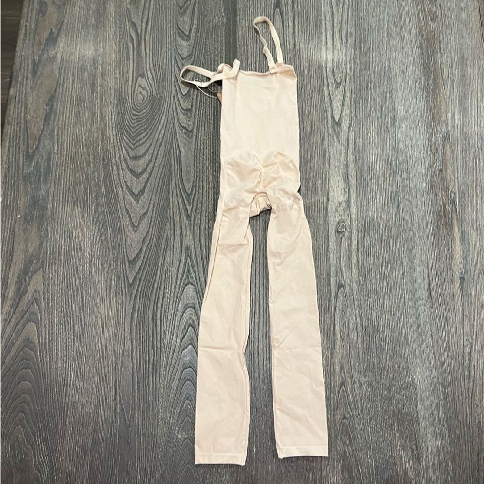 SKIMS NWT Skims Everyday Sculpt Open Bust Catsuit Sand XXS Size 23" - 4 Thumbnail