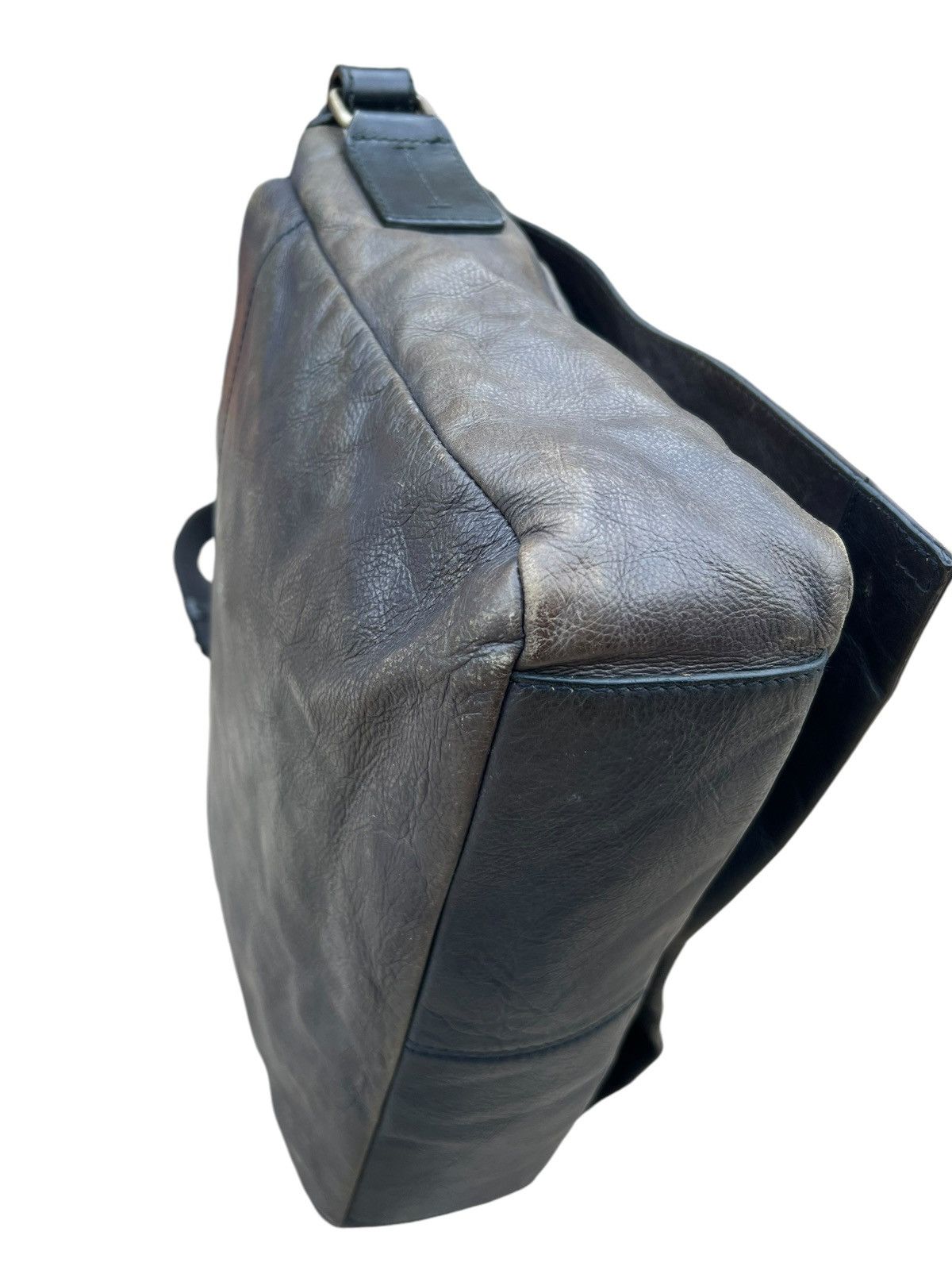Hugo Boss × Leather Hugo Boss Fade Patina Leather Heavy Messenger Bag Size ONE SIZE - 14 Thumbnail