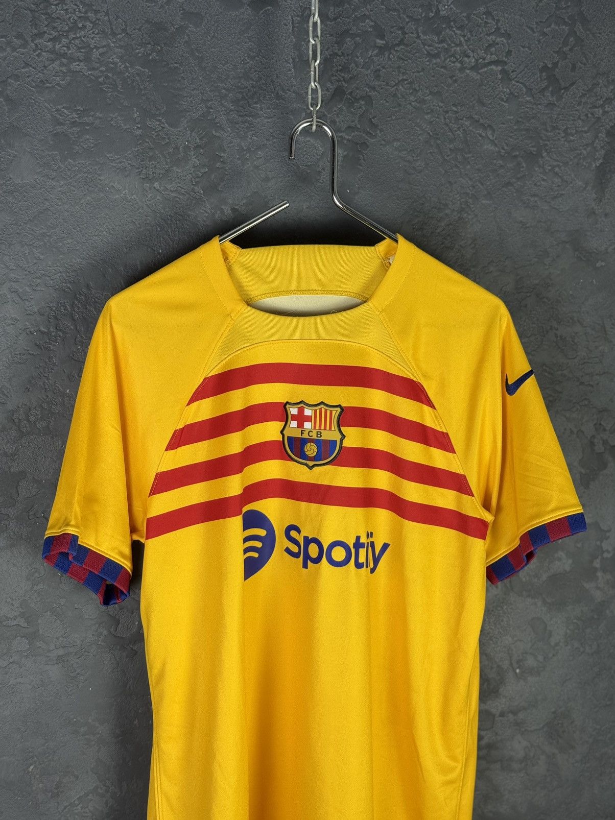 Nike NIKE FC Barcelona PEDRI 8 2022/2023 Away Jersey Football Size US L / EU 52-54 / 3 - 4 Thumbnail