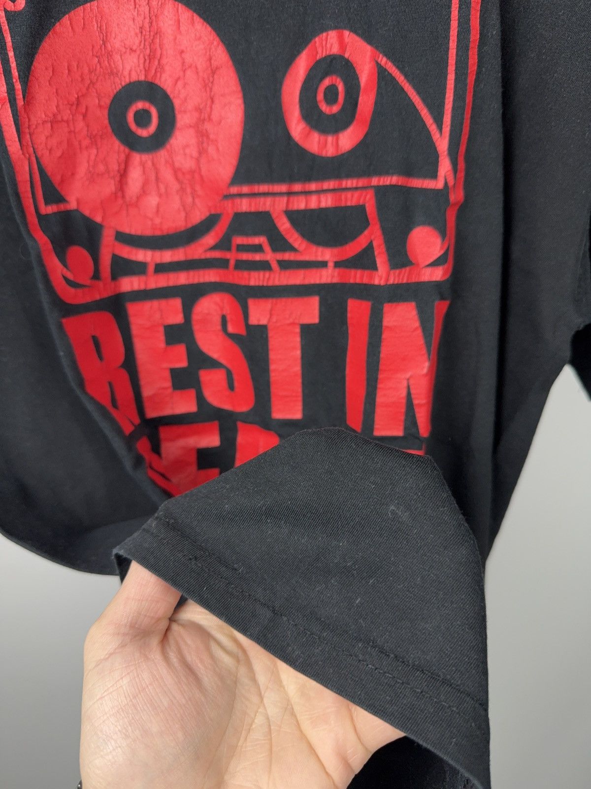 Vintage Vintage 00s Retro Rest In Peace Cassette Graphic T-Shirt Size US L / EU 52-54 / 3 - 11 Thumbnail