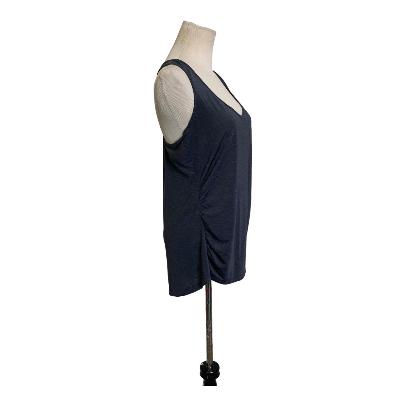 Old Navy Old Navy gray work out tank top size M Size M / US 6-8 / IT 42-44 - 9 Thumbnail