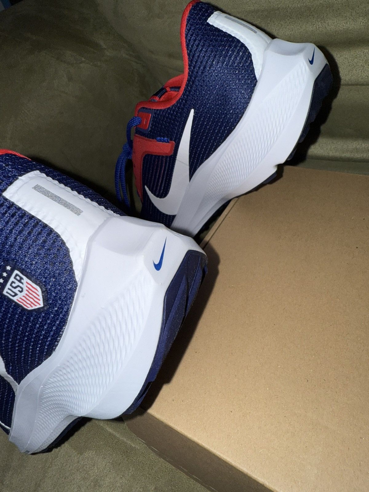 Nike Nike Air Zoom Pegasus 40 “USA USWNT” NEW w/ BOX! size 9 mens Size US 9 / EU 42 - 20 Thumbnail