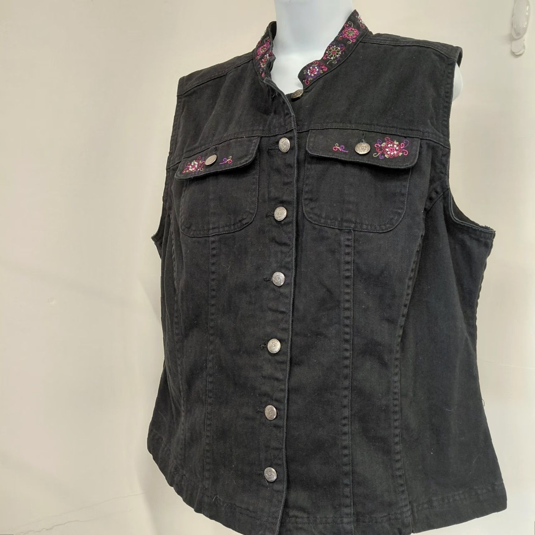 Vintage C.J. Banks Jean Vest Womens Size 1X Black Denim Embroidered Beaded Floral Design Shirt Vest Women Plus Size 1X Floral Size 40" / US 18 - 3 Thumbnail