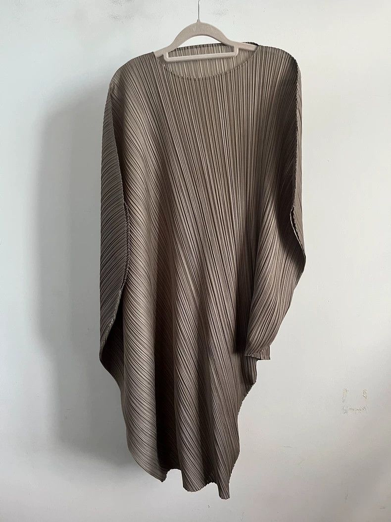 Issey Miyake Issey Miyake size:5 Brown pleated dress Size L / US 10 / IT 46 - 1 Thumbnail