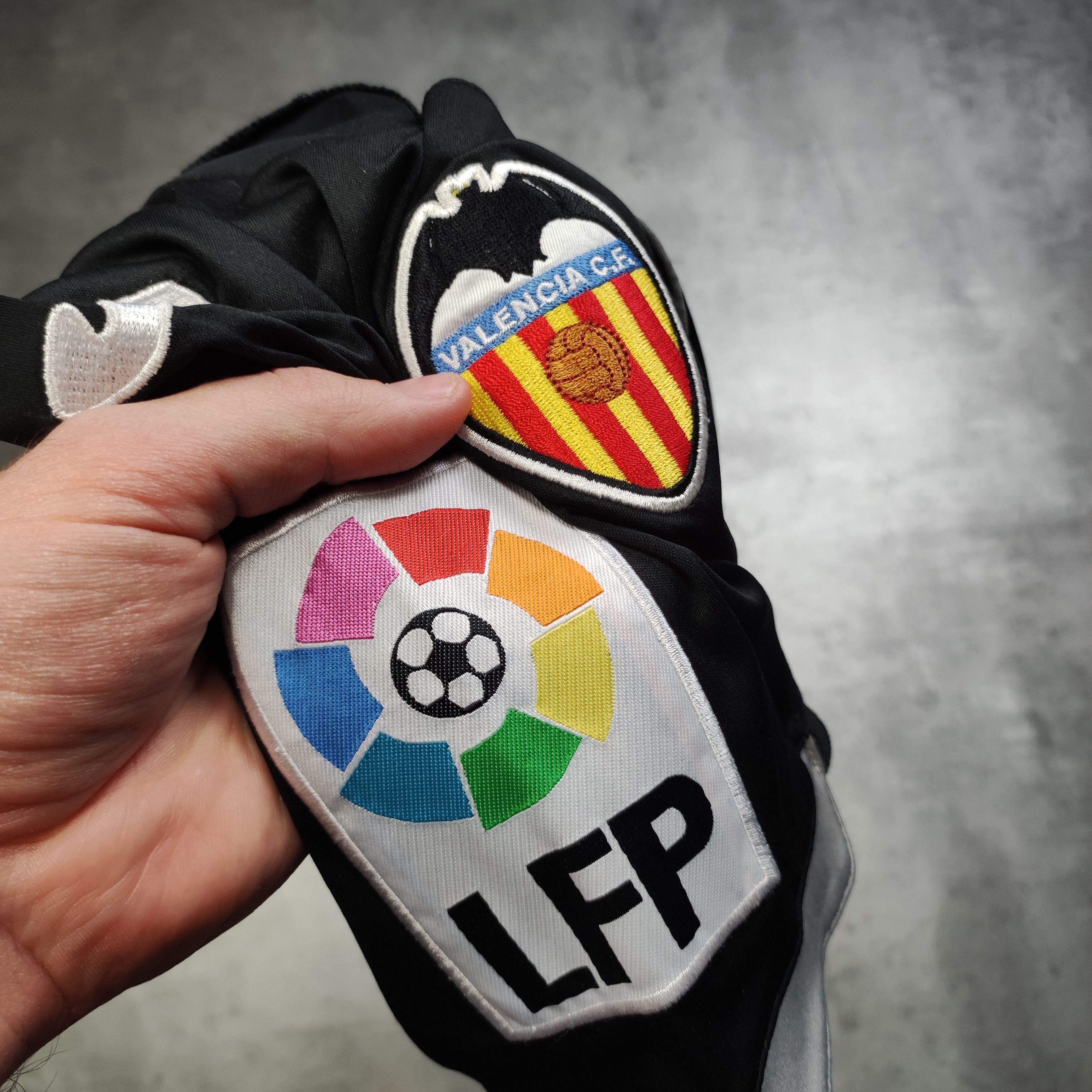 Vintage RARE Vintage Valencia CF 2011/12 Football Away Jersey Size US M / EU 48-50 / 2 - 5 Thumbnail