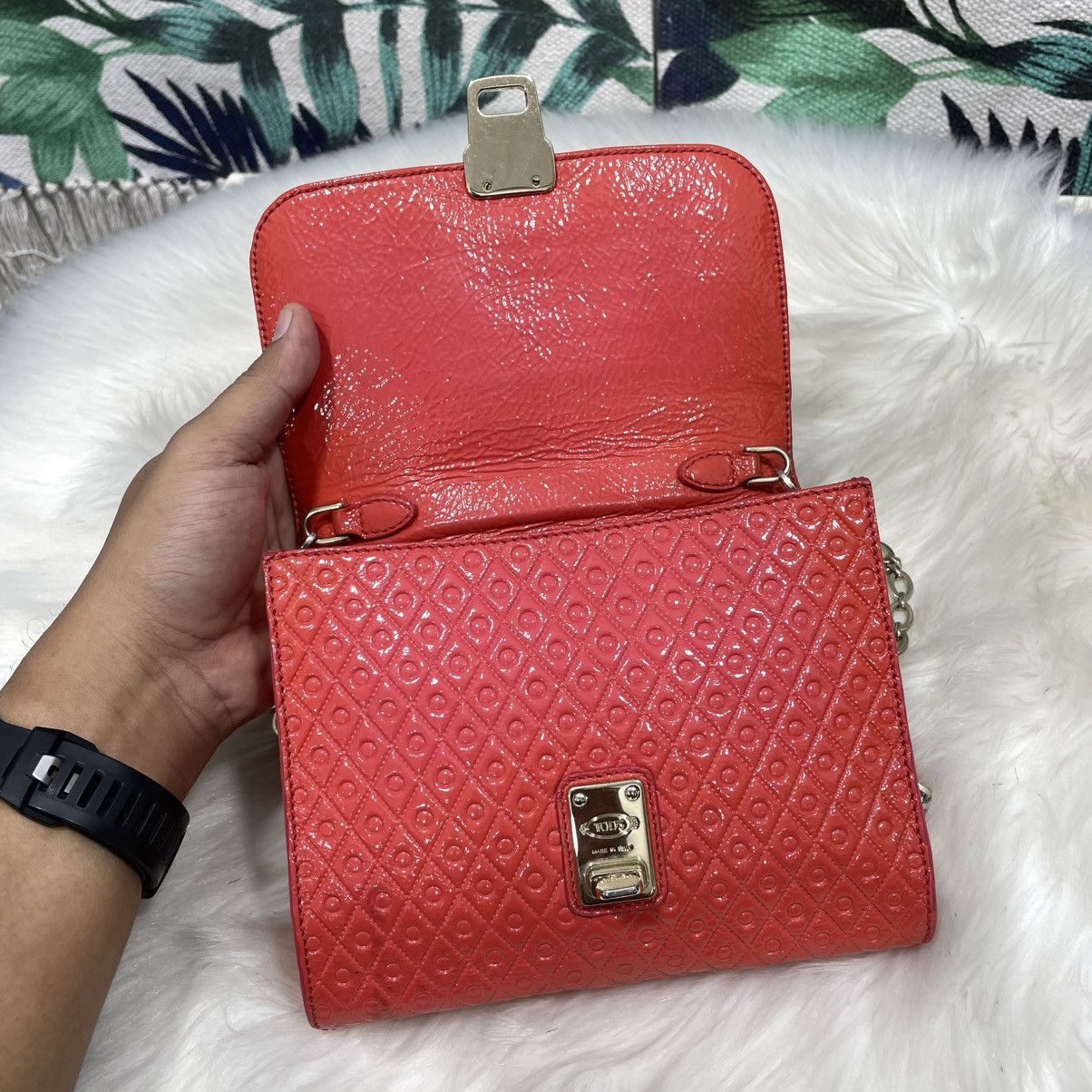 Tod's Authentic TOD’S Signature Embossed Patern Leather Crossbody Size ONE SIZE - 11 Thumbnail