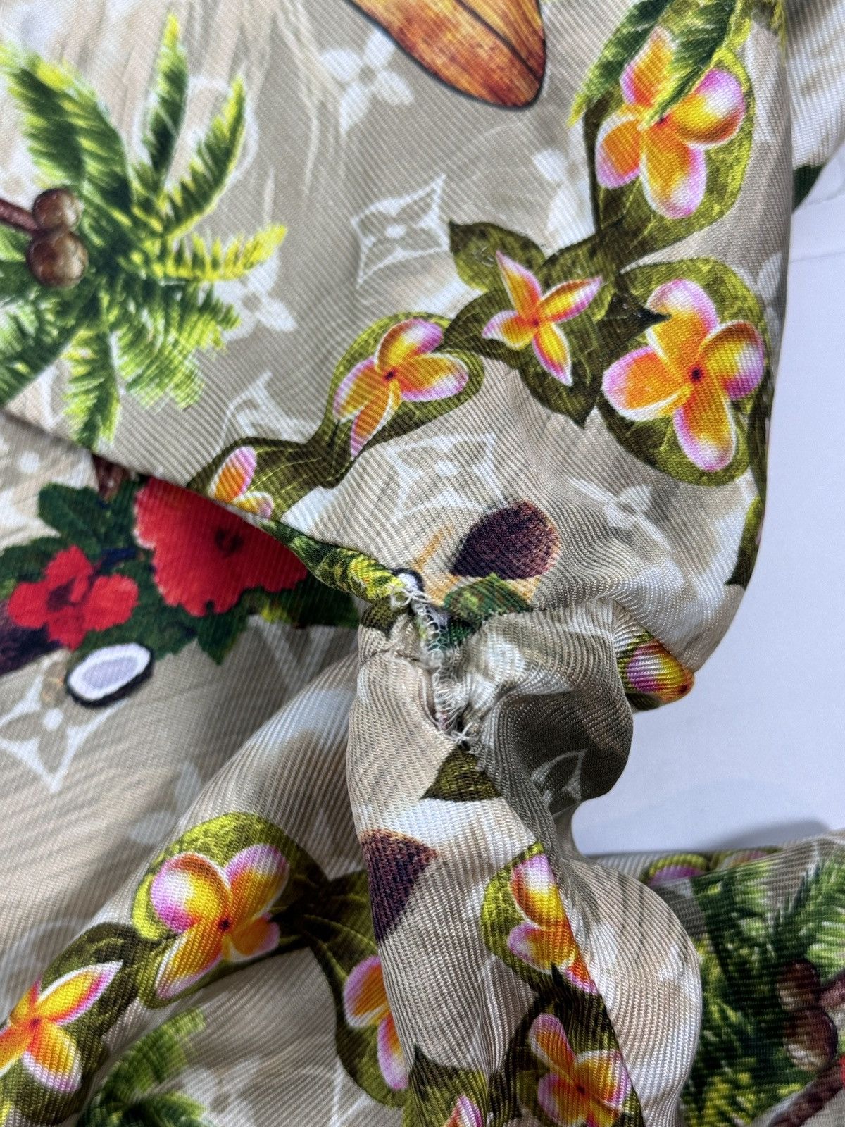 Louis Vuitton × Pharrell MONOGRAM PRINT HAWAII SILK SHIRT 1AFQYT Size US L / EU 52-54 / 3 - 5 Thumbnail
