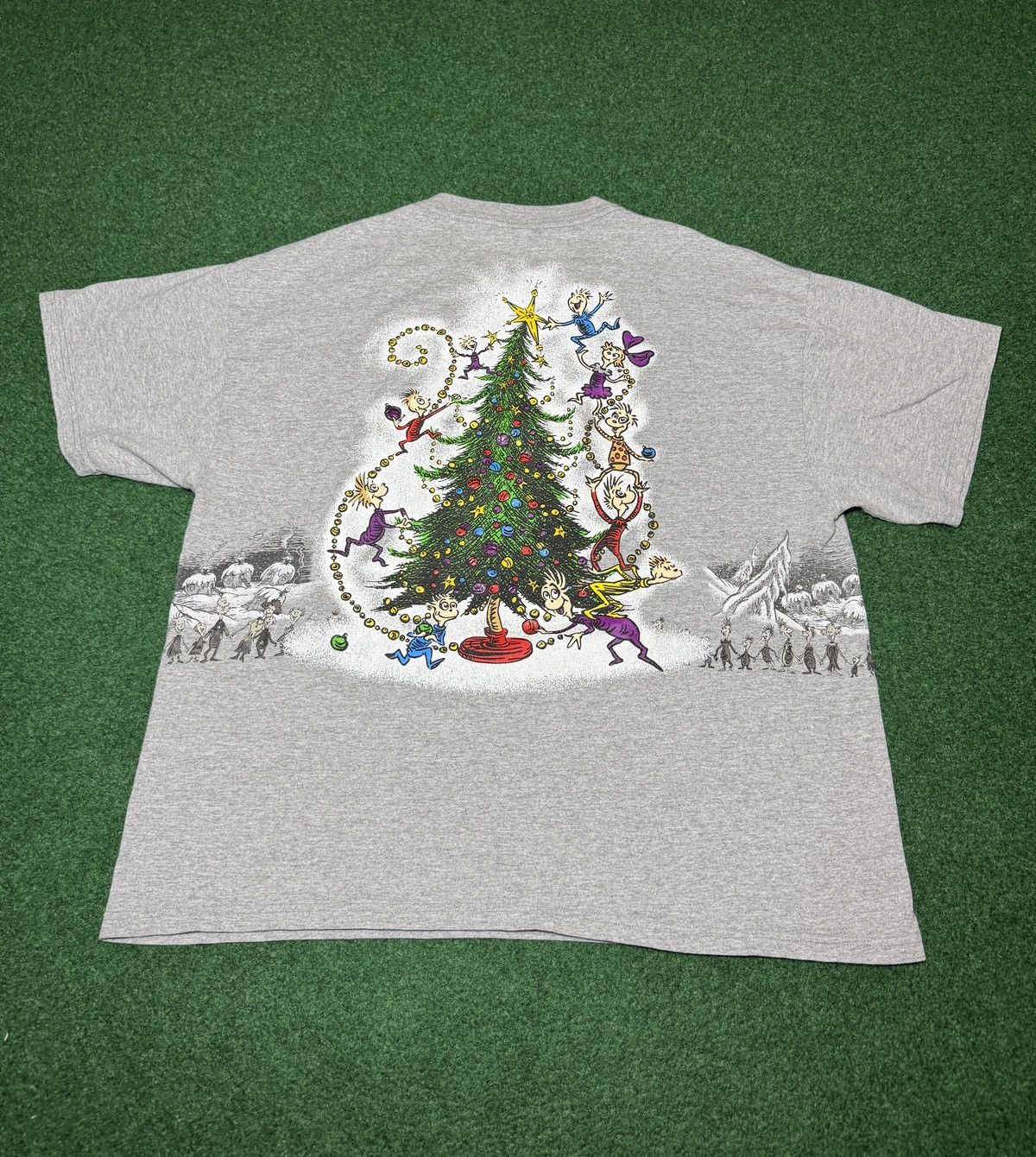 Vintage Vintage Y2K Dr Suess Grinch Christmas Cartoon XL T Shirt Size US XL / EU 56 / 4 - 3 Thumbnail