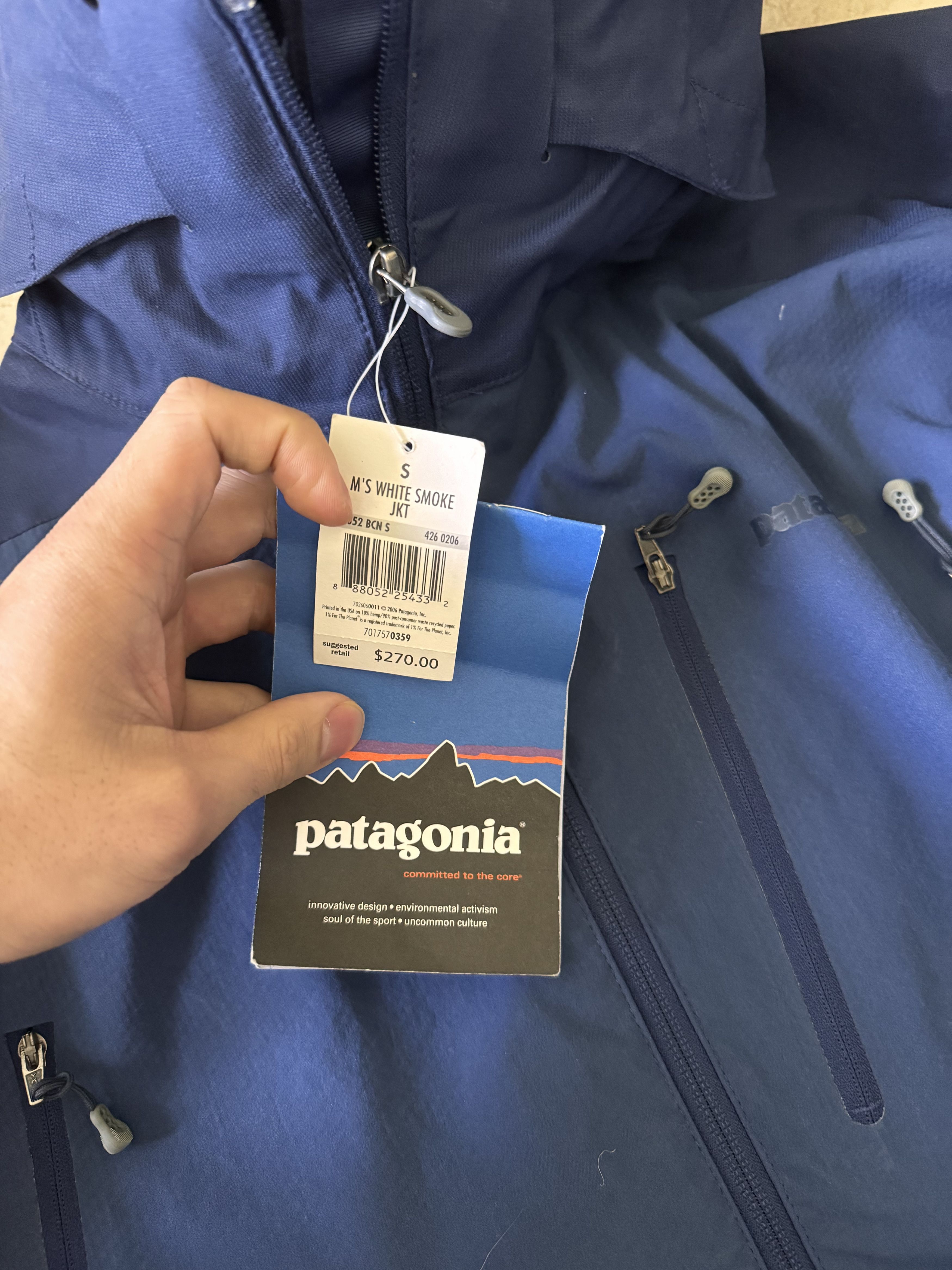 Patagonia Patagonia M's White Smoke Ski/Snowboard Jacket - Blue Size US S / EU 44-46 / 1 - 7 Thumbnail