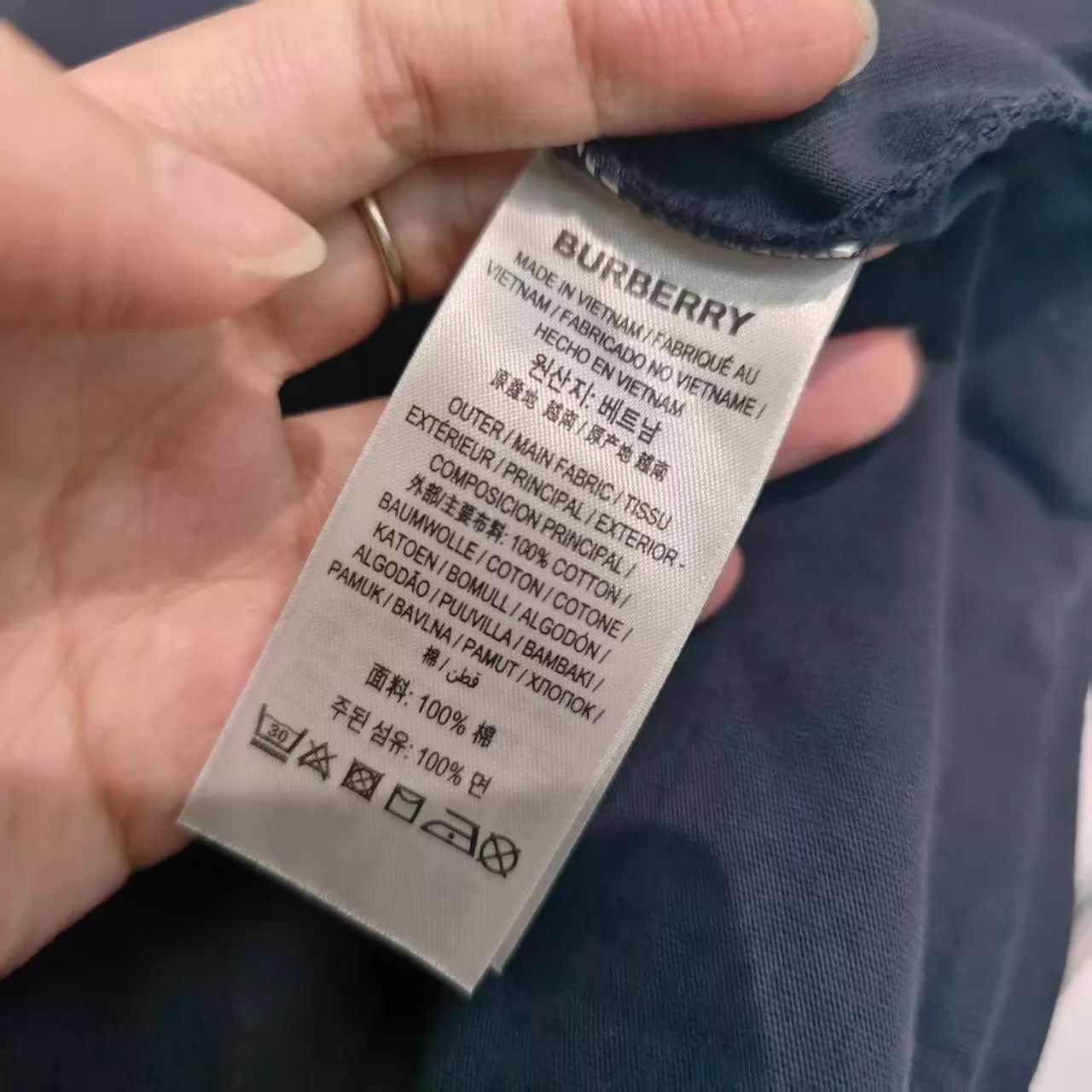 Burberry bbr Burberry women's M short sleeve Size M / US 6-8 / IT 42-44 - 5 Thumbnail