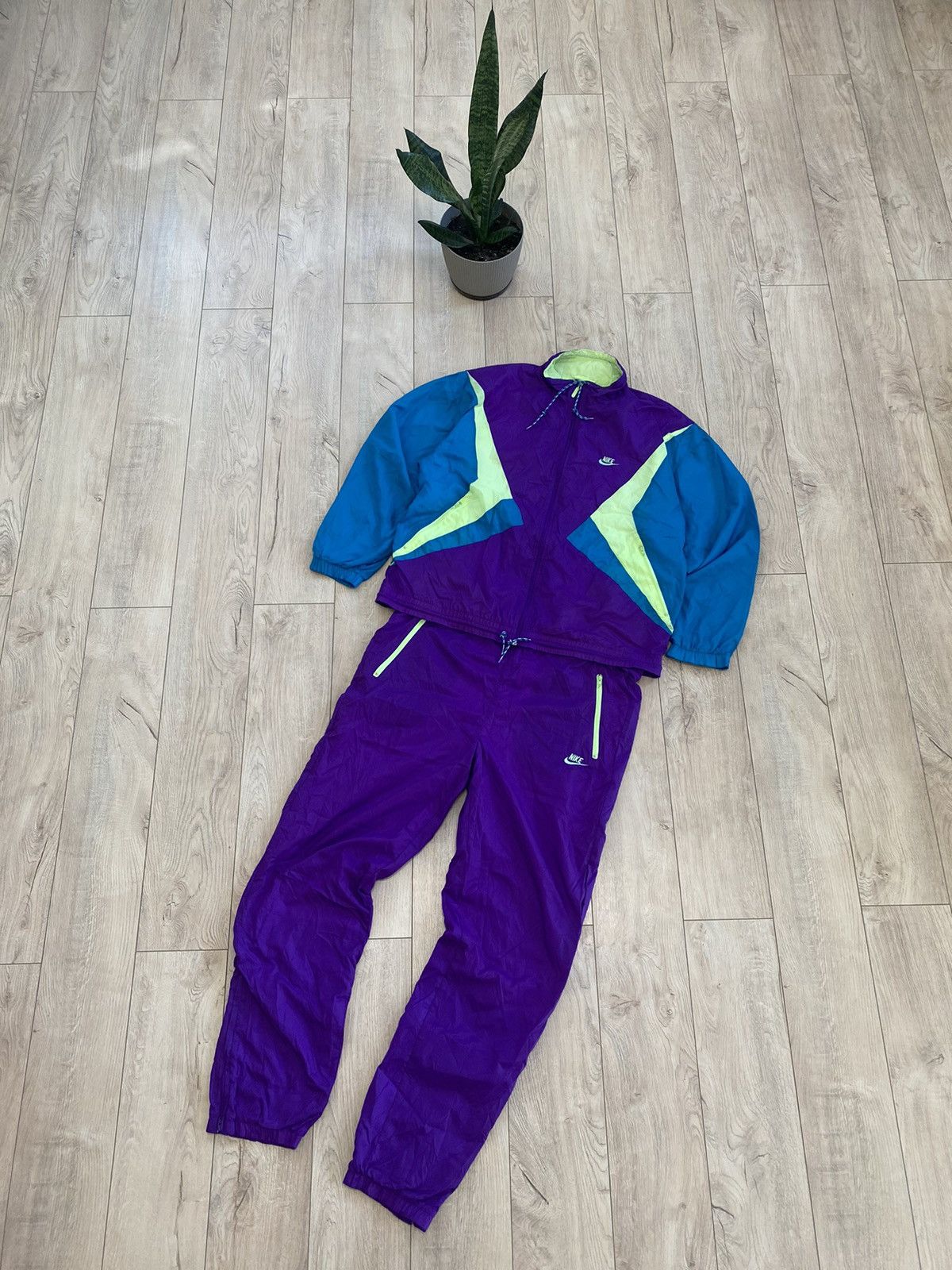 image of Nike Retro Tracksuit Y2K Pants + Jacket 90's Swoosh Logo in Blue, Men's (Size Medium)