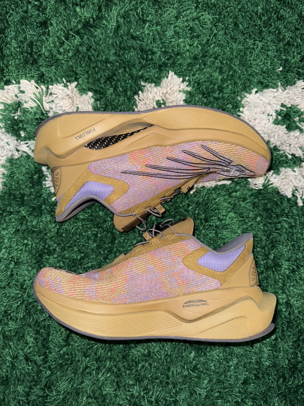 New Balance × Stone Island Stone island X new balance FuelCell Size US 10 / EU 43 - 2 Thumbnail