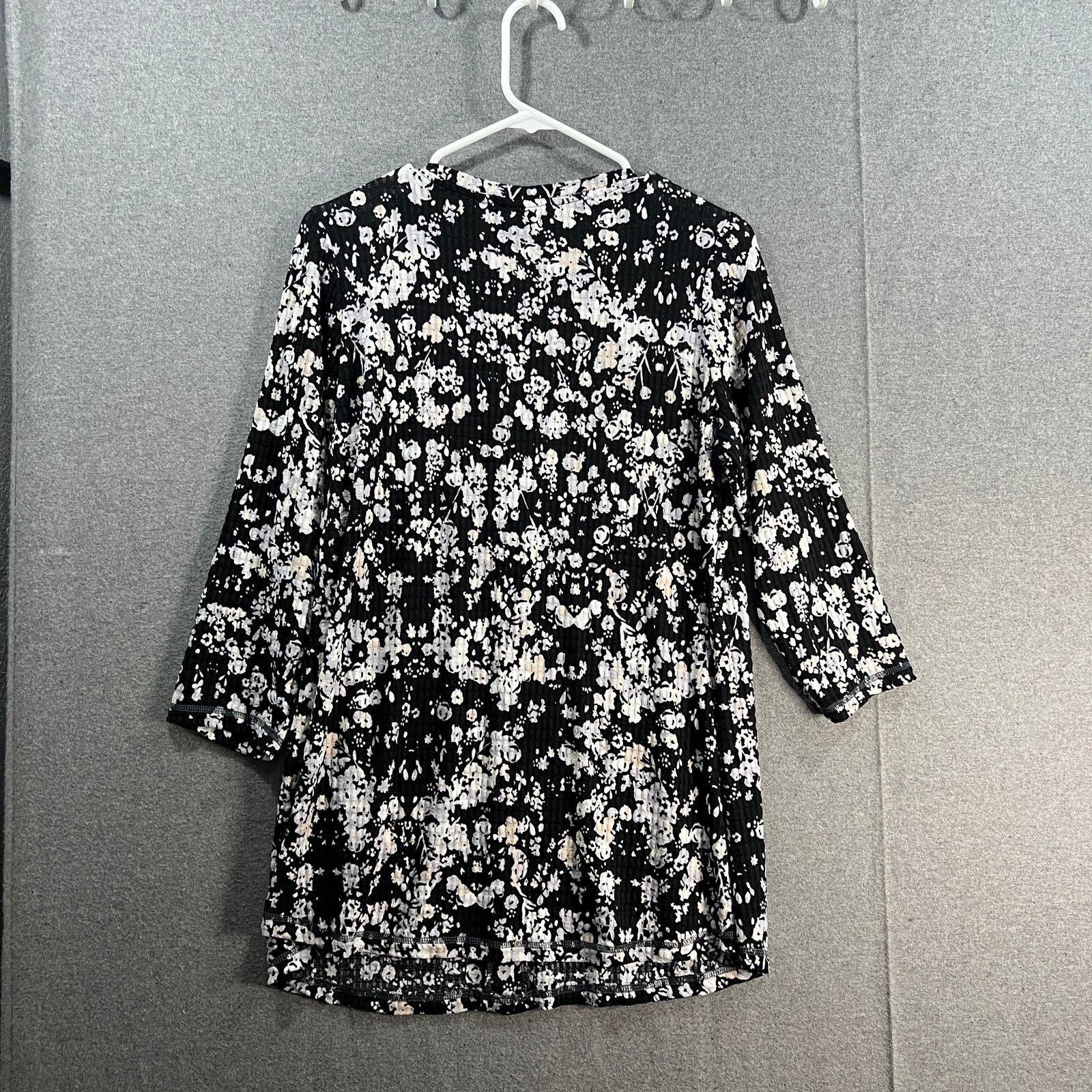 Other LOGO Layers by Lori Goldstein Printed Waffle Mesh Cardigan Size M / US 6-8 / IT 42-44 - 2 Thumbnail
