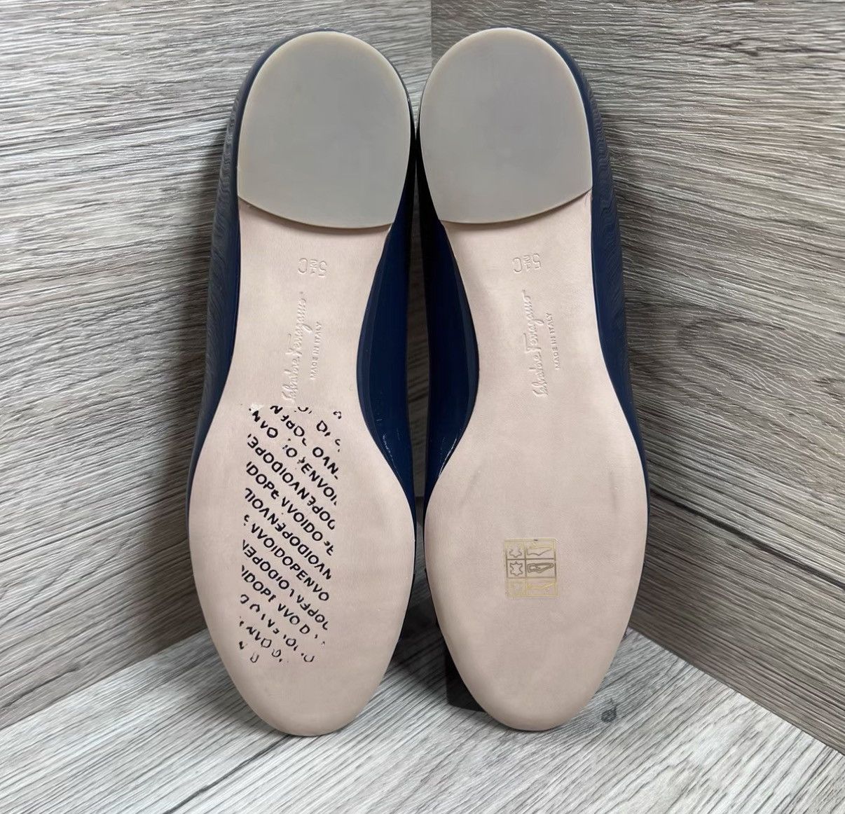 Salvatore Ferragamo Ferragamo Navy Blue Flat Shoes J41 Size US 6 / IT 36 - 5 Thumbnail