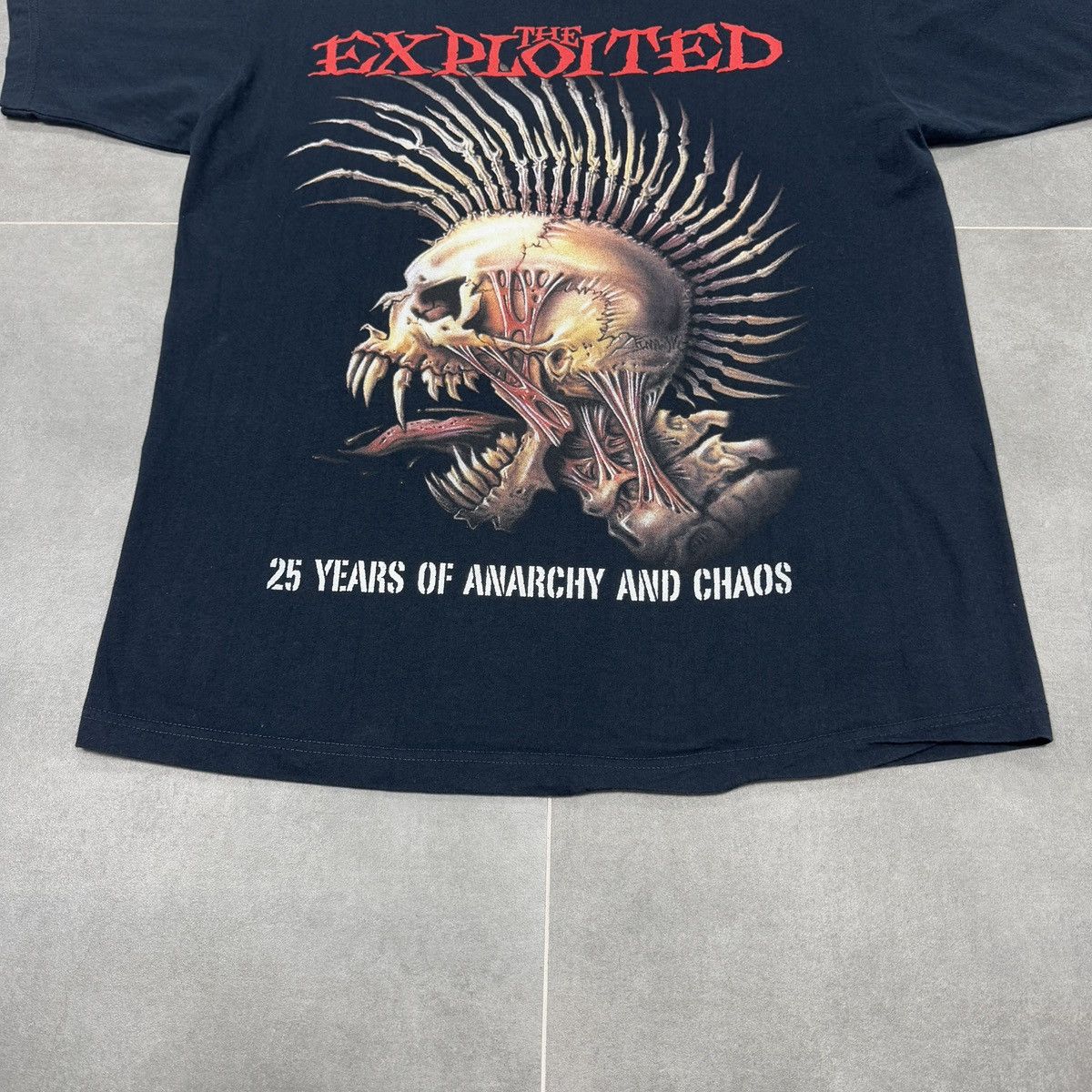 Band Tees × Vintage The Exploited 25 Years Of Anarchy and Chaos 2005 Tour Shirt Size US L / EU 52-54 / 3 - 4 Thumbnail
