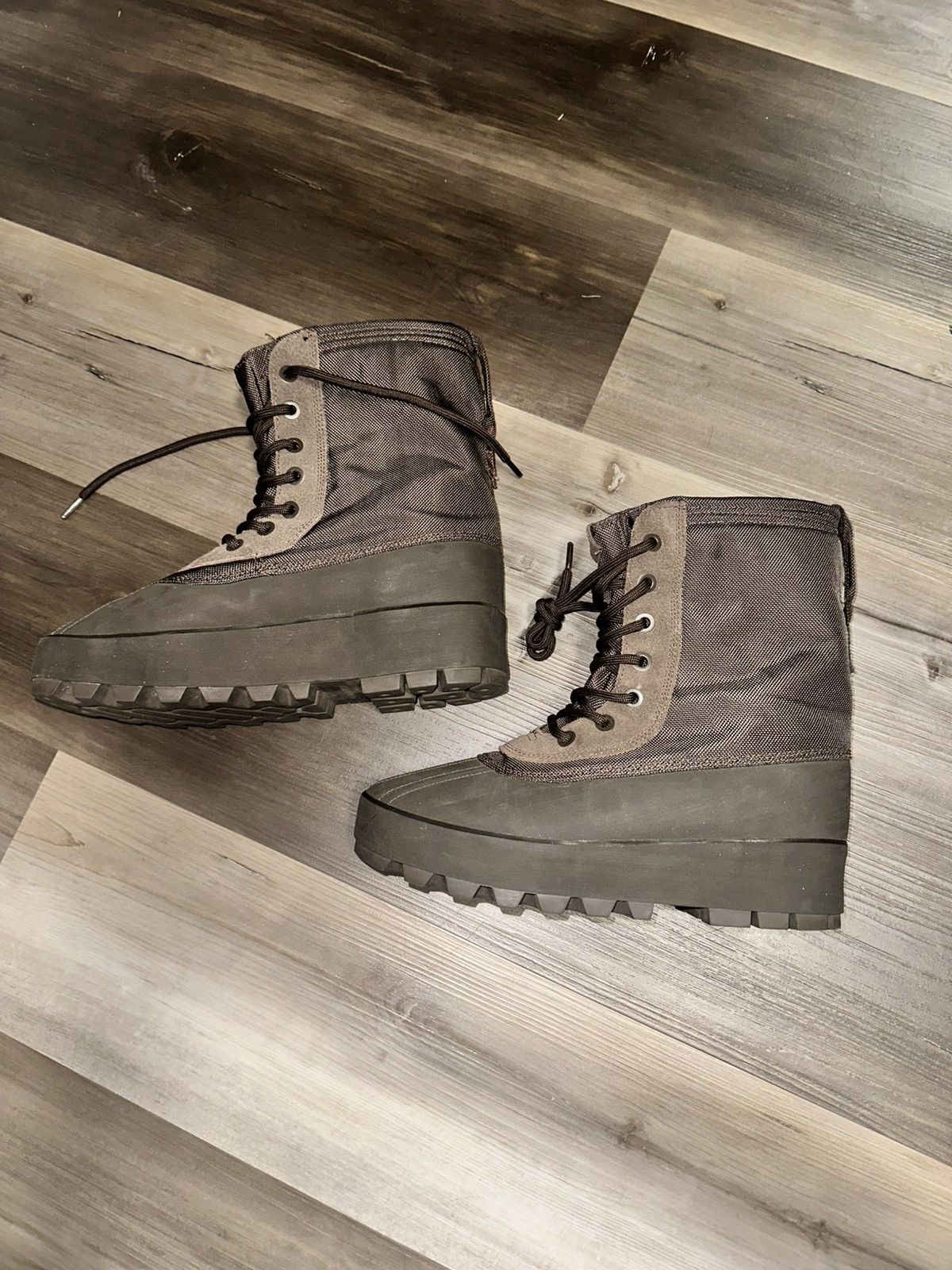 Aq4830 Chocolate Adidas Yeezy 950 Boost 80 Adidas Yeezy 950 Boost
