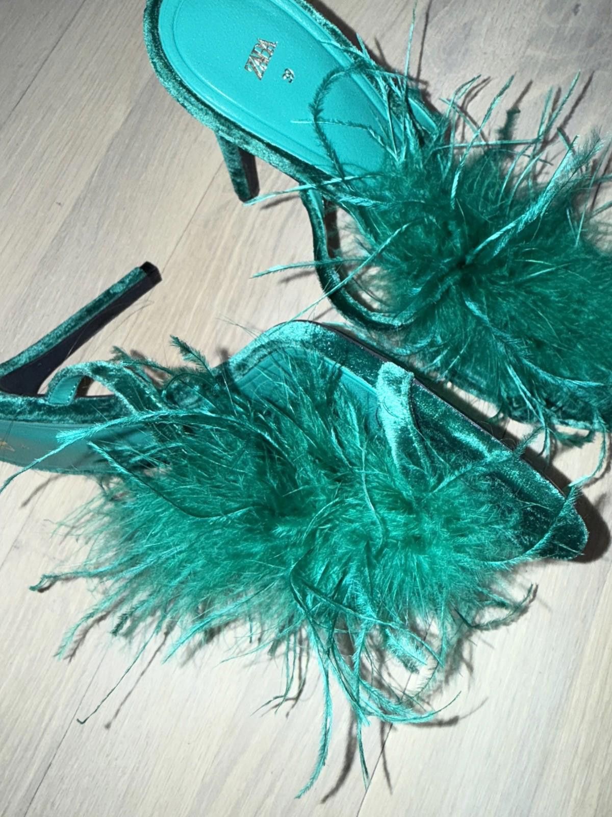 Zara NWOT ZARA Feathered Green Velvet Heeled slides sz 39 Size US 8 / IT 38 - 3 Thumbnail
