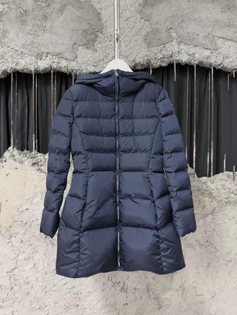 Prada Prada Metal triangle long down jacket 2502-Nextarrow Size US XXS / EU 40 - 1 Thumbnail