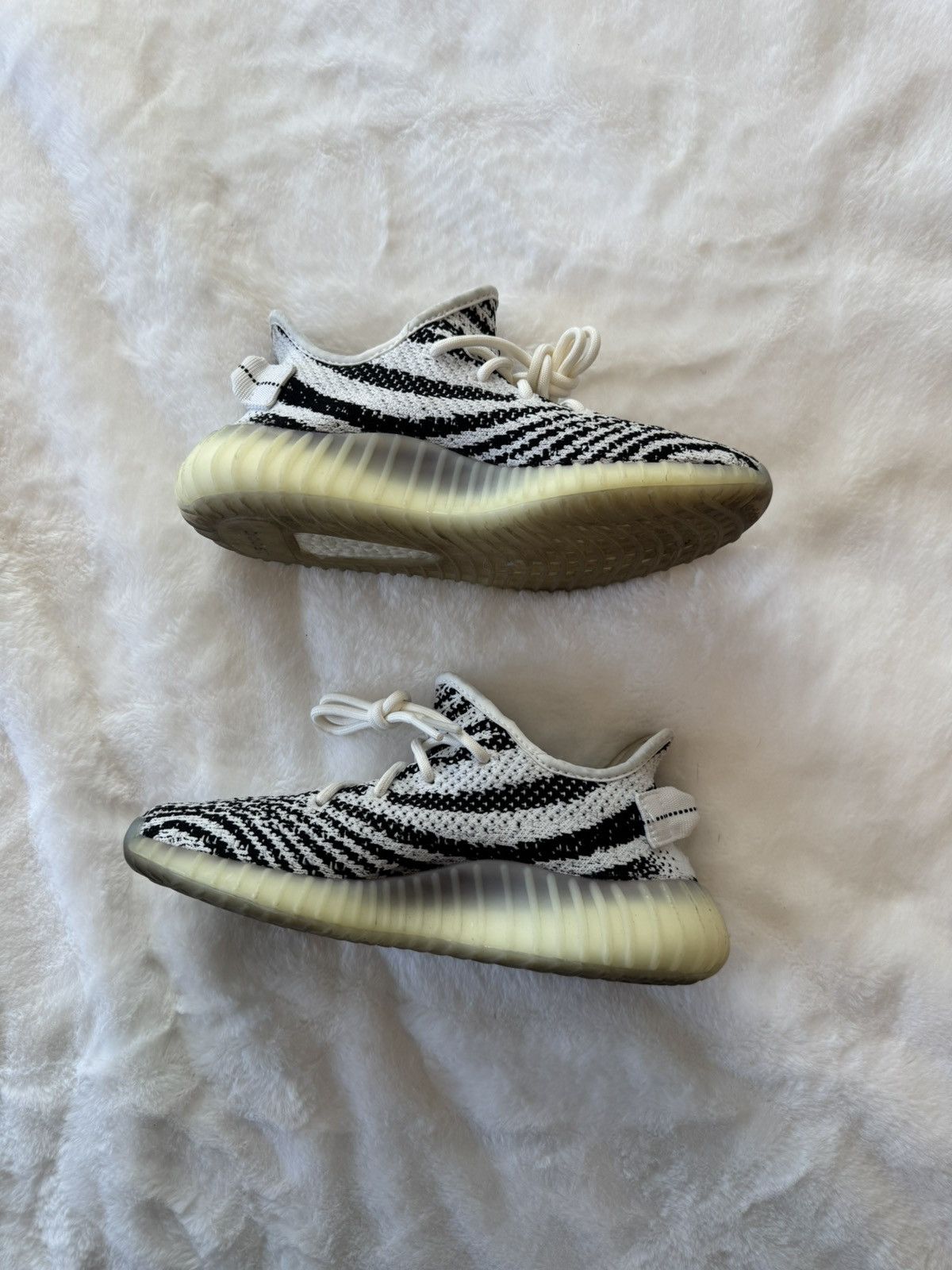 Adidas × Yeezy Yeezy v2 zebras Size US 5 / EU 37 - 3 Thumbnail