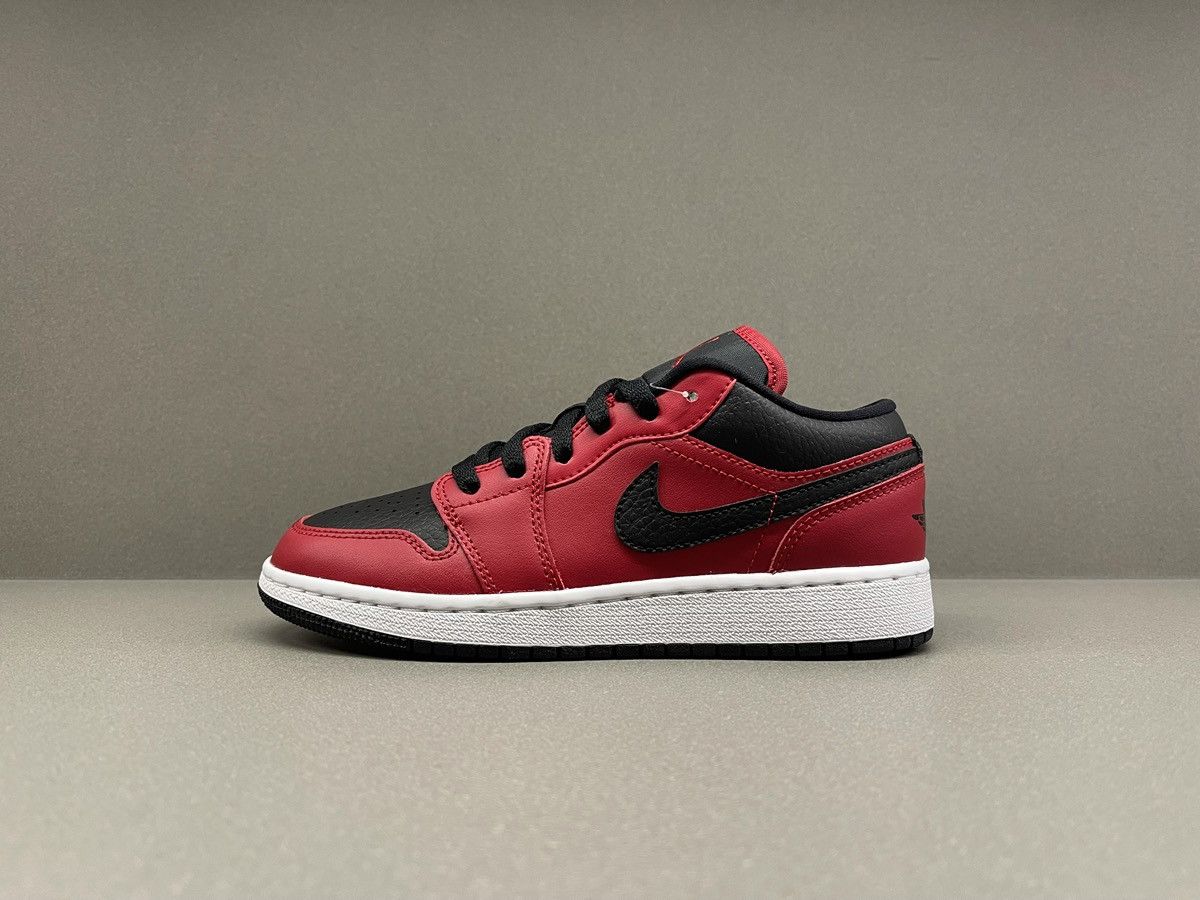 Jordan Brand Nike Jordan 1 Low Gym Red Black Pebbled GS Size US 4.5 / IT 34.5 - 5 Thumbnail