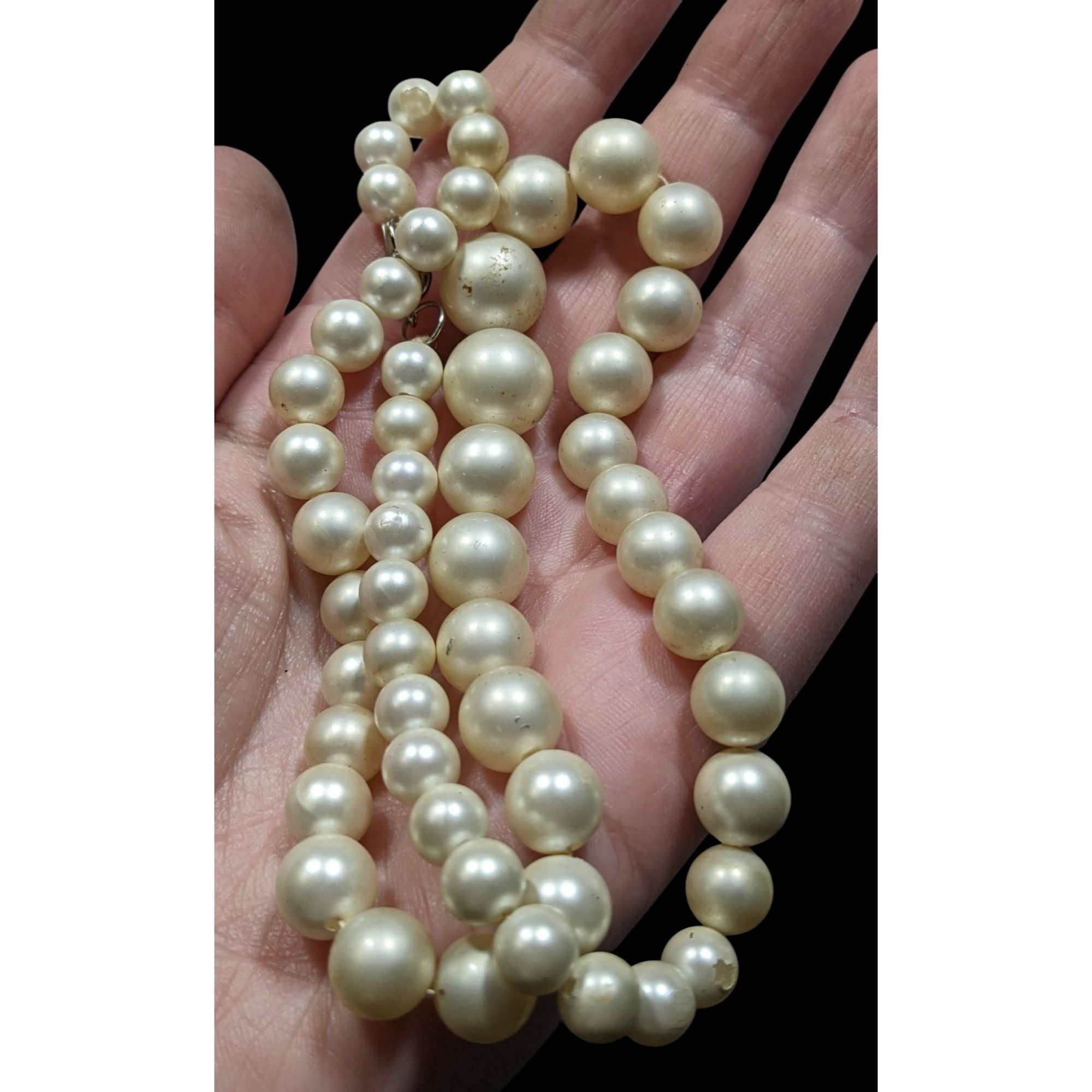 Other Vintage Faux Pearl Necklace With Graduated Beads Size ONE SIZE - 4 Thumbnail