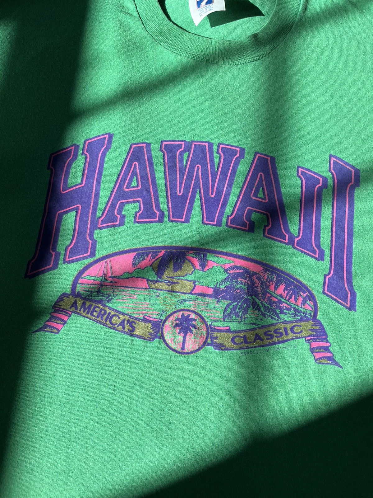 Logo 7 × Vintage Vintage 80’s Hawaii “America’s Classic” Single Stitch Tee Size US XL / EU 56 / 4 - 5 Thumbnail