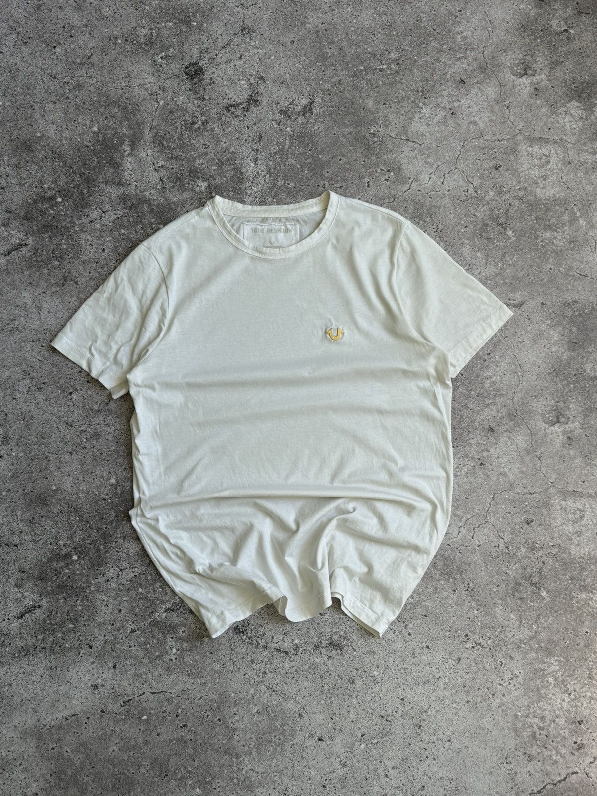 True Religion × Vintage Vintage True religion metal logo Y2K t-shirt Size US S / EU 44-46 / 1 - 1 Thumbnail