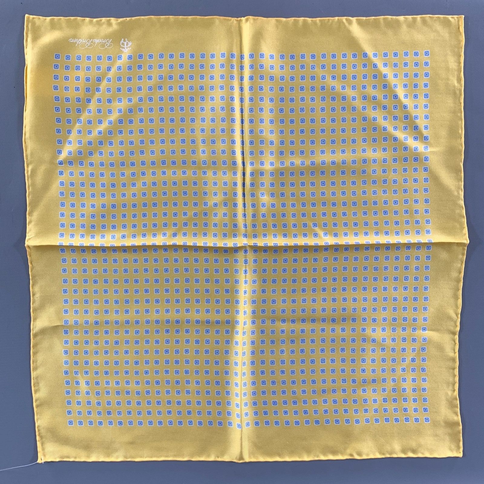 Brooks Brothers BROOKS BROTHERS Yellow Blue Geometric Silk Pocket Square Size ONE SIZE - 1 Thumbnail
