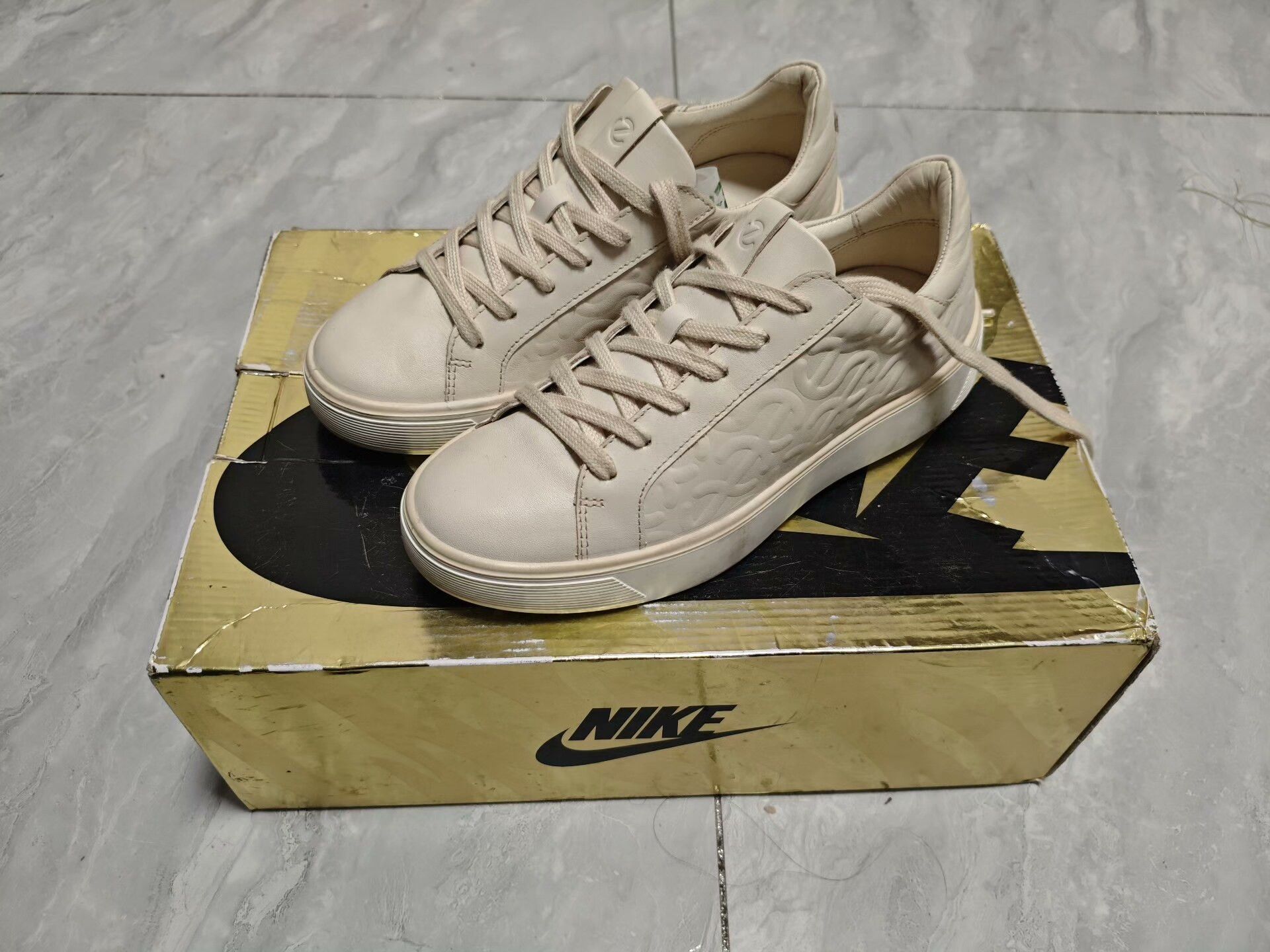 Ecco ECCO Leather Beige Lowtop Sneakers us_6 Women Size US 6 / IT 36 - 1 Thumbnail