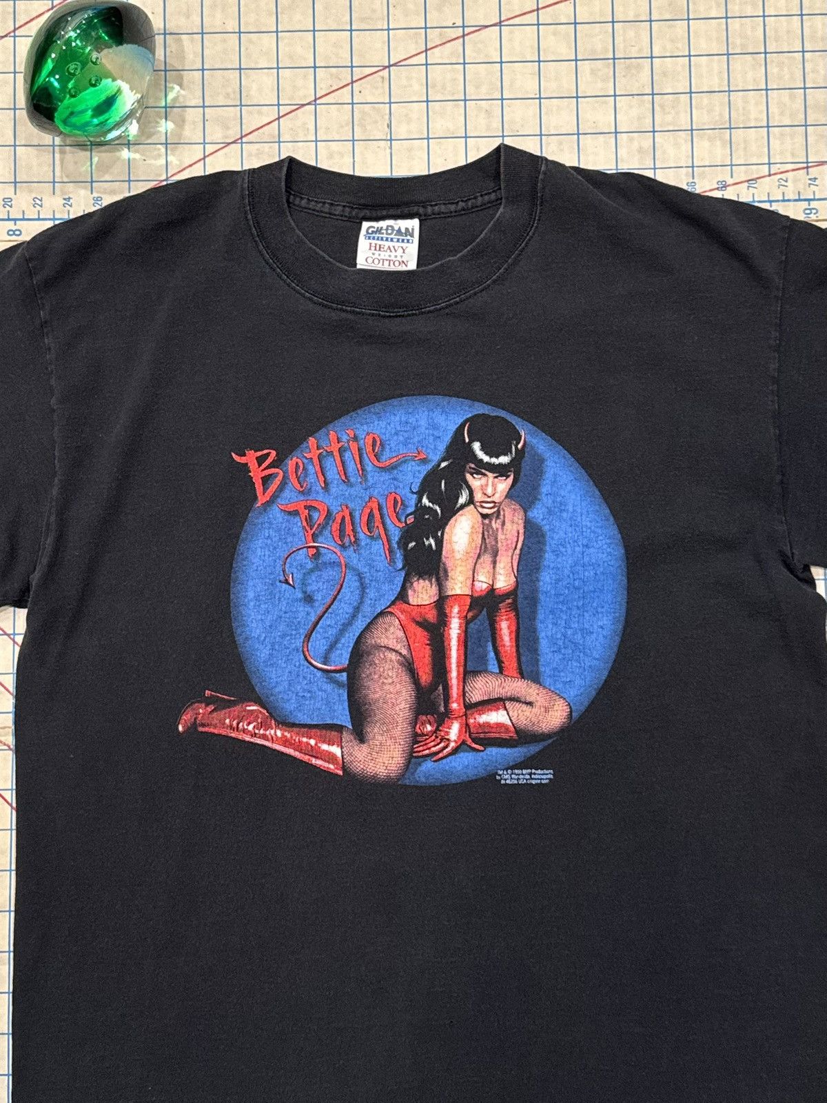 Vintage Vintage Betty Page Pin Up Tee Black Mens Size Large 1999 Size US L / EU 52-54 / 3 - 5 Thumbnail