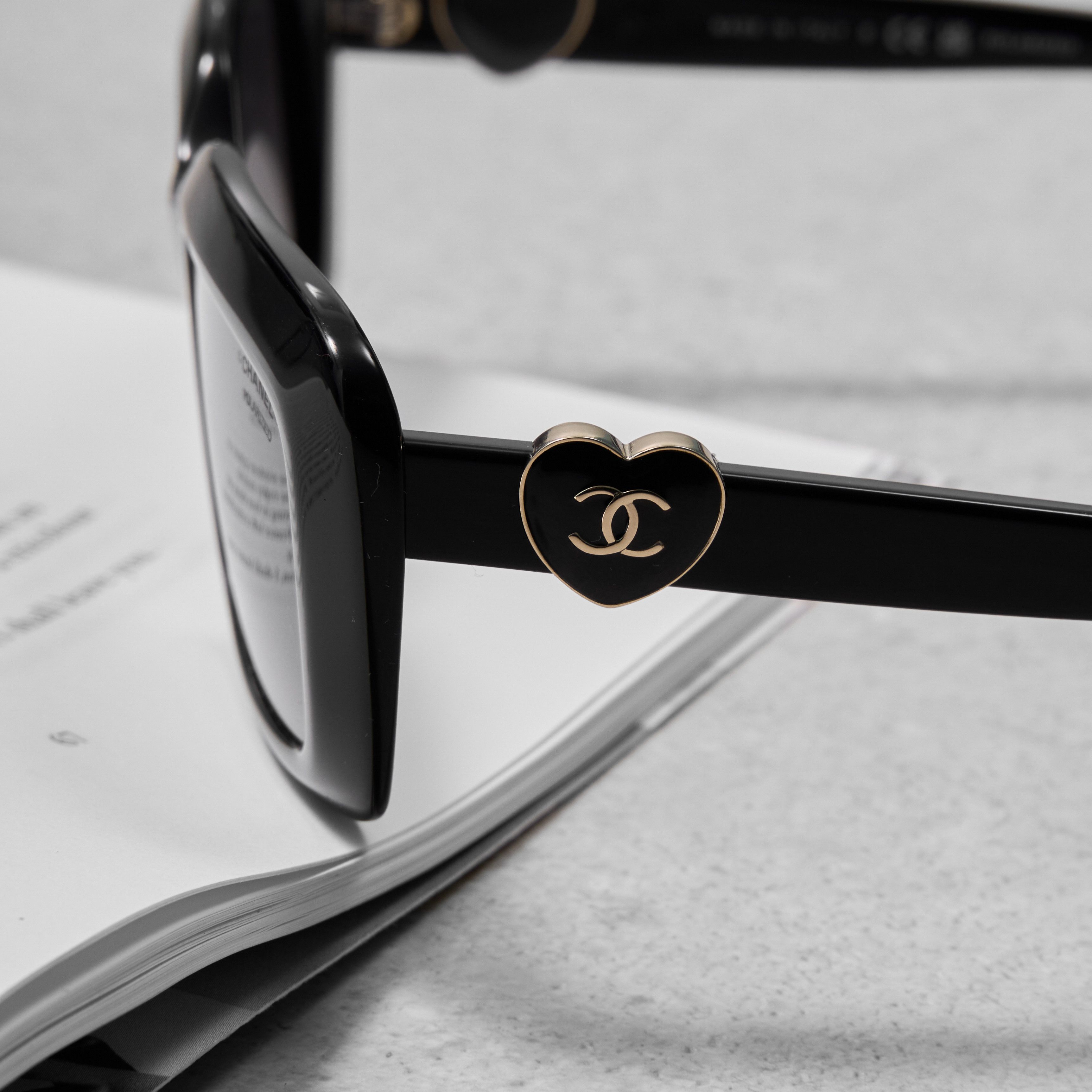Chanel CHANEL 0CH5520 C622S8 Sunglasses Size ONE SIZE - 5 Thumbnail