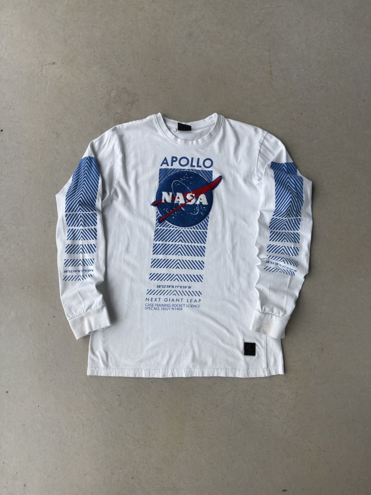 Vintage Vintage Y2K Southpole Apollo NASA Long Sleeve T-Shirt Size US S / EU 44-46 / 1 - 1 Thumbnail