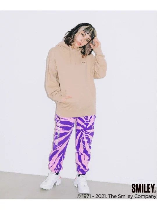 X-Girl x Chinatown Market Smiley Collaboration Sweat Pants