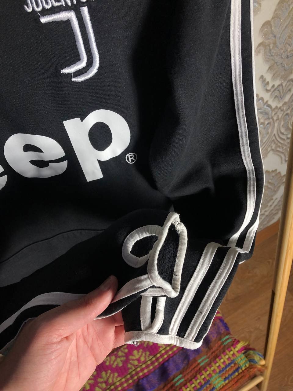 Vintage VERY RARE ADIDAS FC JUVENTUS ITALY RETRO SOCCER JERSEY Y2K Size US M / EU 48-50 / 2 - 5 Thumbnail