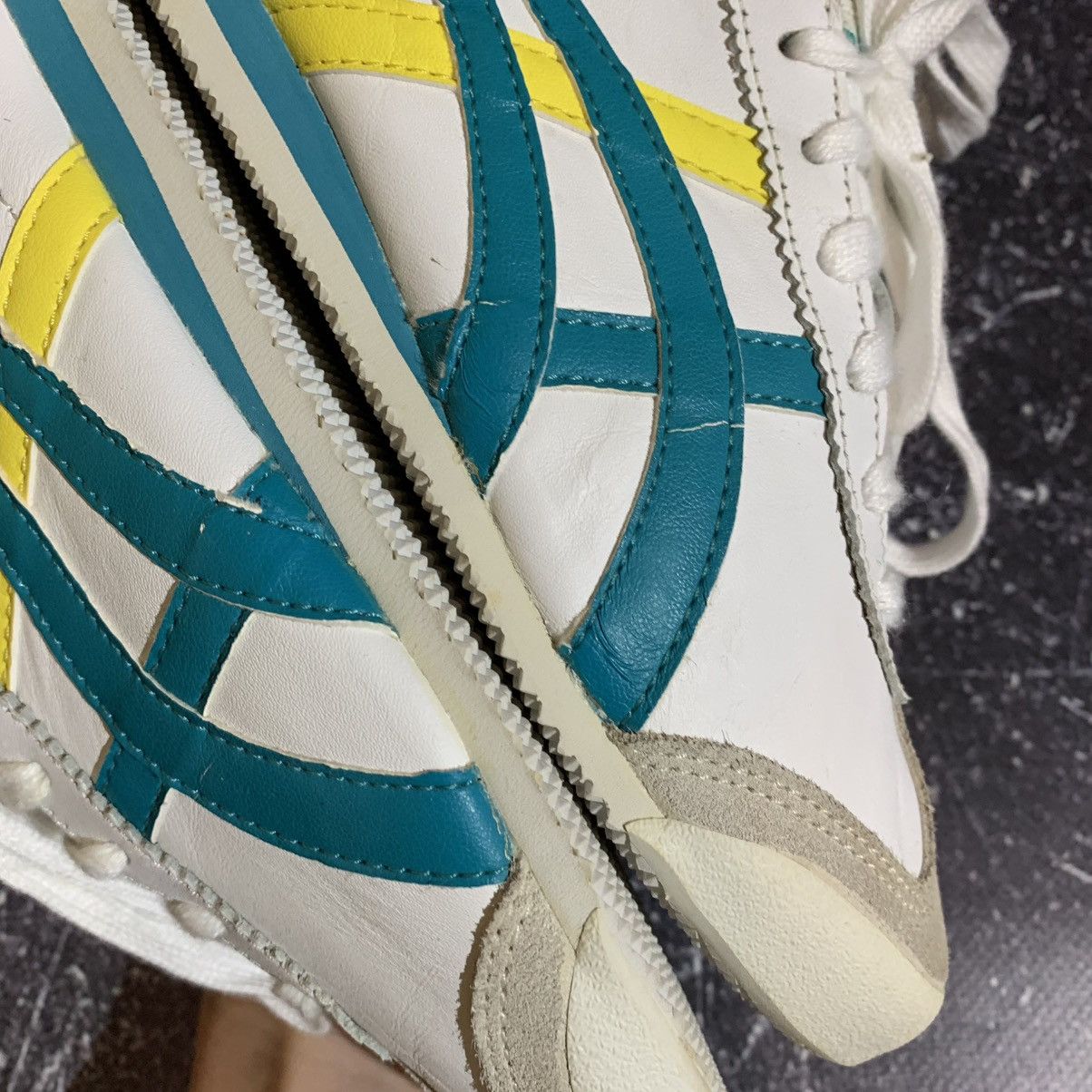 Asics Asics Onitsuka Tiger Size 38 EU 7 US 24 cm Size US 8 / IT 38 - 9 Thumbnail