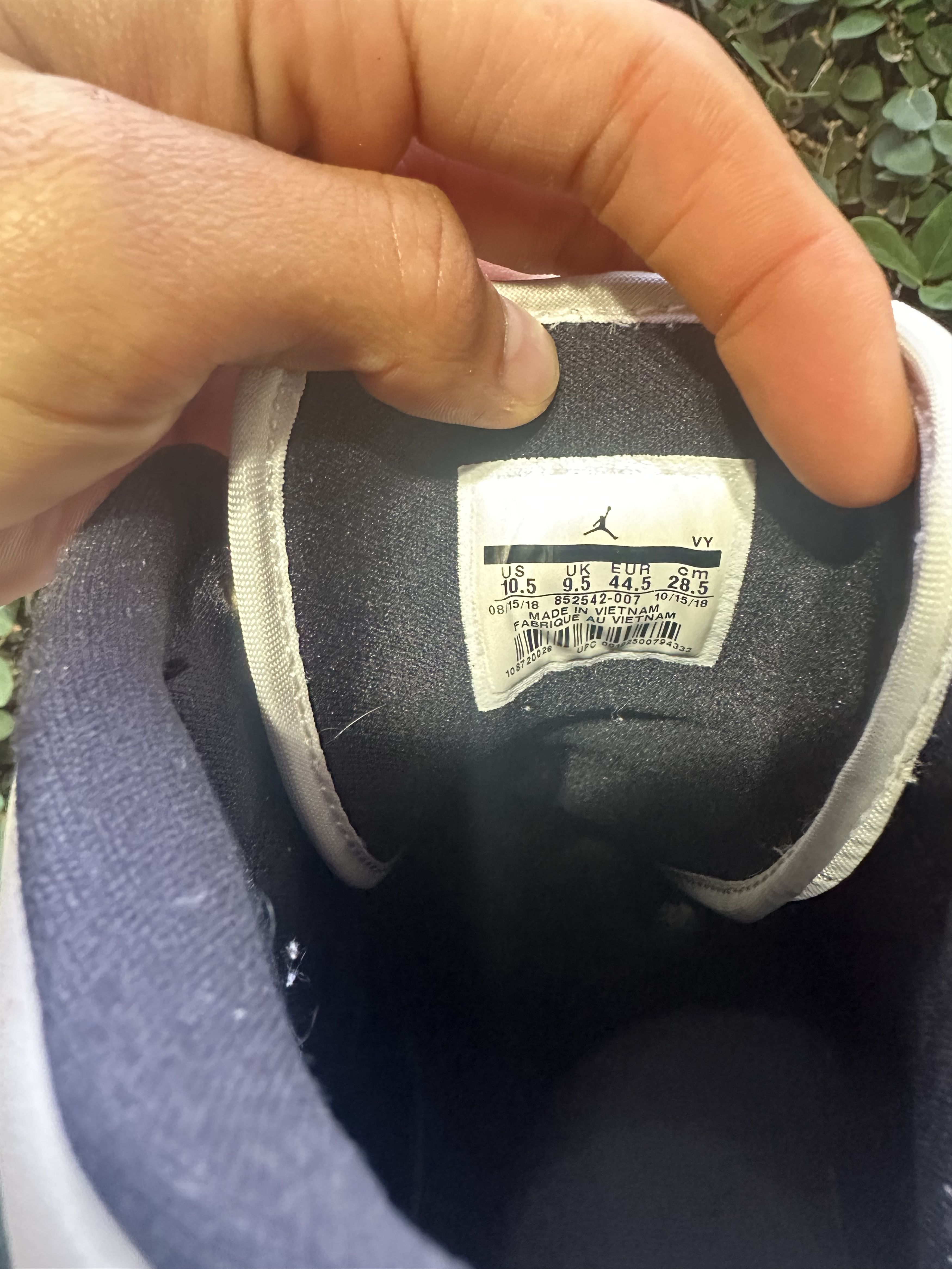 Jordan Brand Jordan 1 Patent Black White Gold Mid Men 10.5 Size US 10.5 / EU 43-44 - 9 Thumbnail