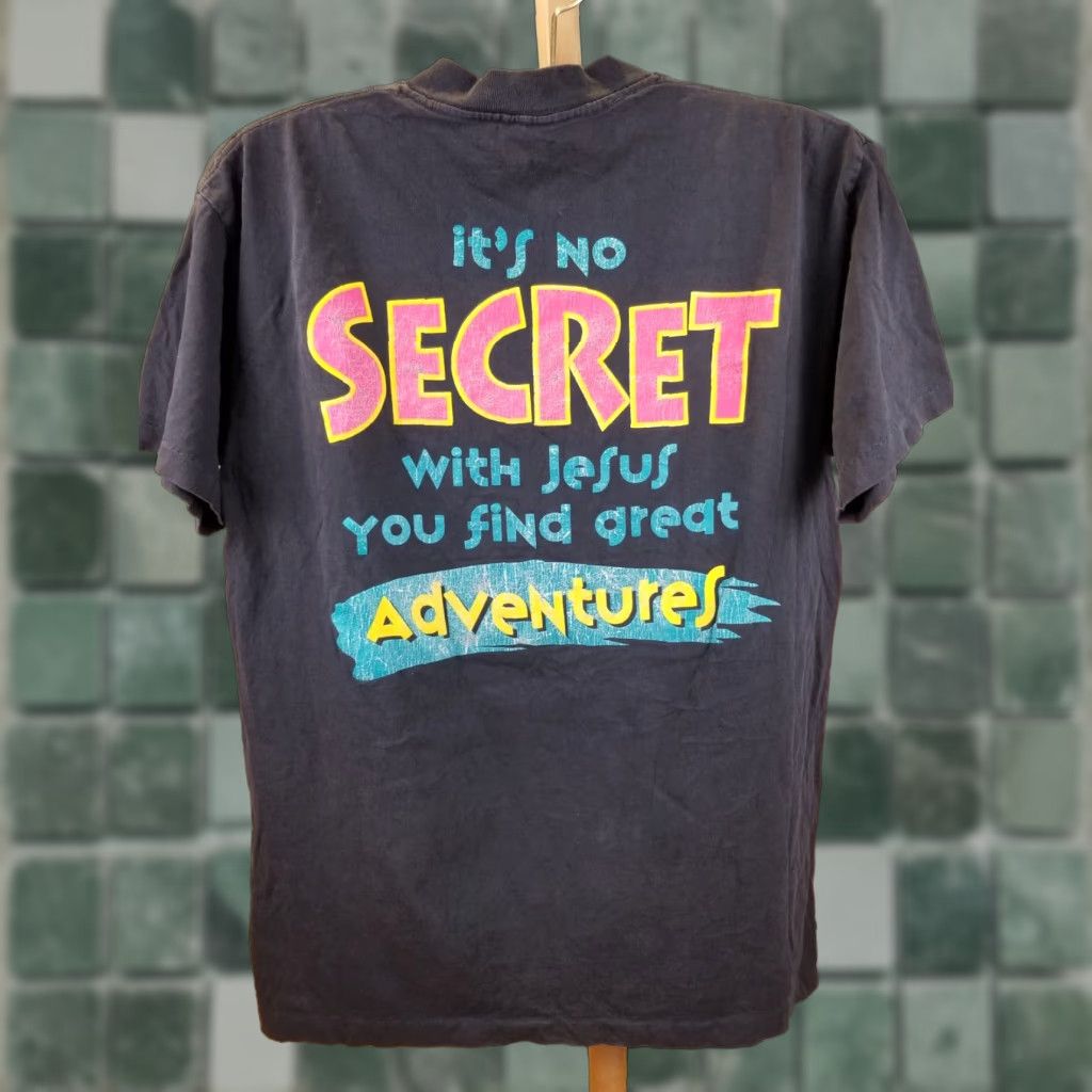 Greats VINTAGE 90' IT'S NO SECRET WITH JESUS YOU FIND GREAT ADVENTURE T-SHIRT SZ LARGE Mens T-Shirt Black 21 INCH 28 INCH Size US L / EU 52-54 / 3 - 1 Thumbnail